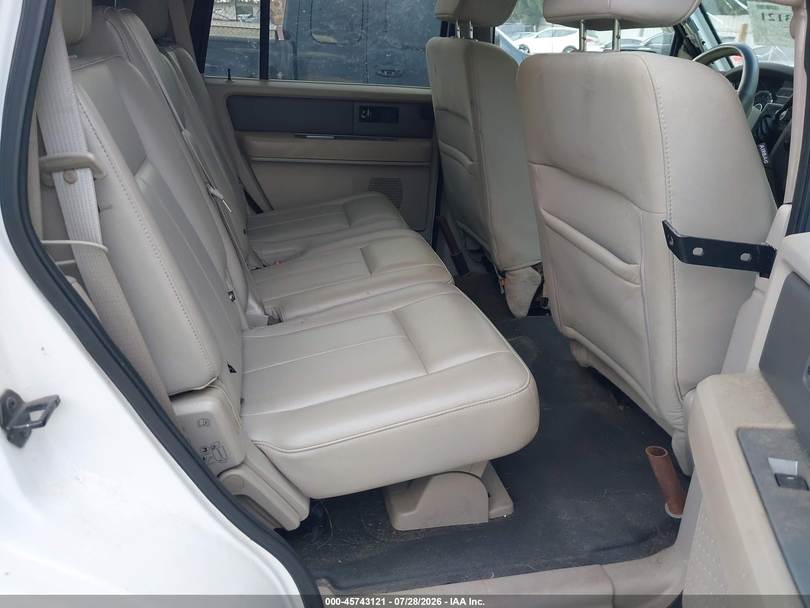 2008 Ford Expedition Xlt Белый vin: 1FMFU15538LA49675