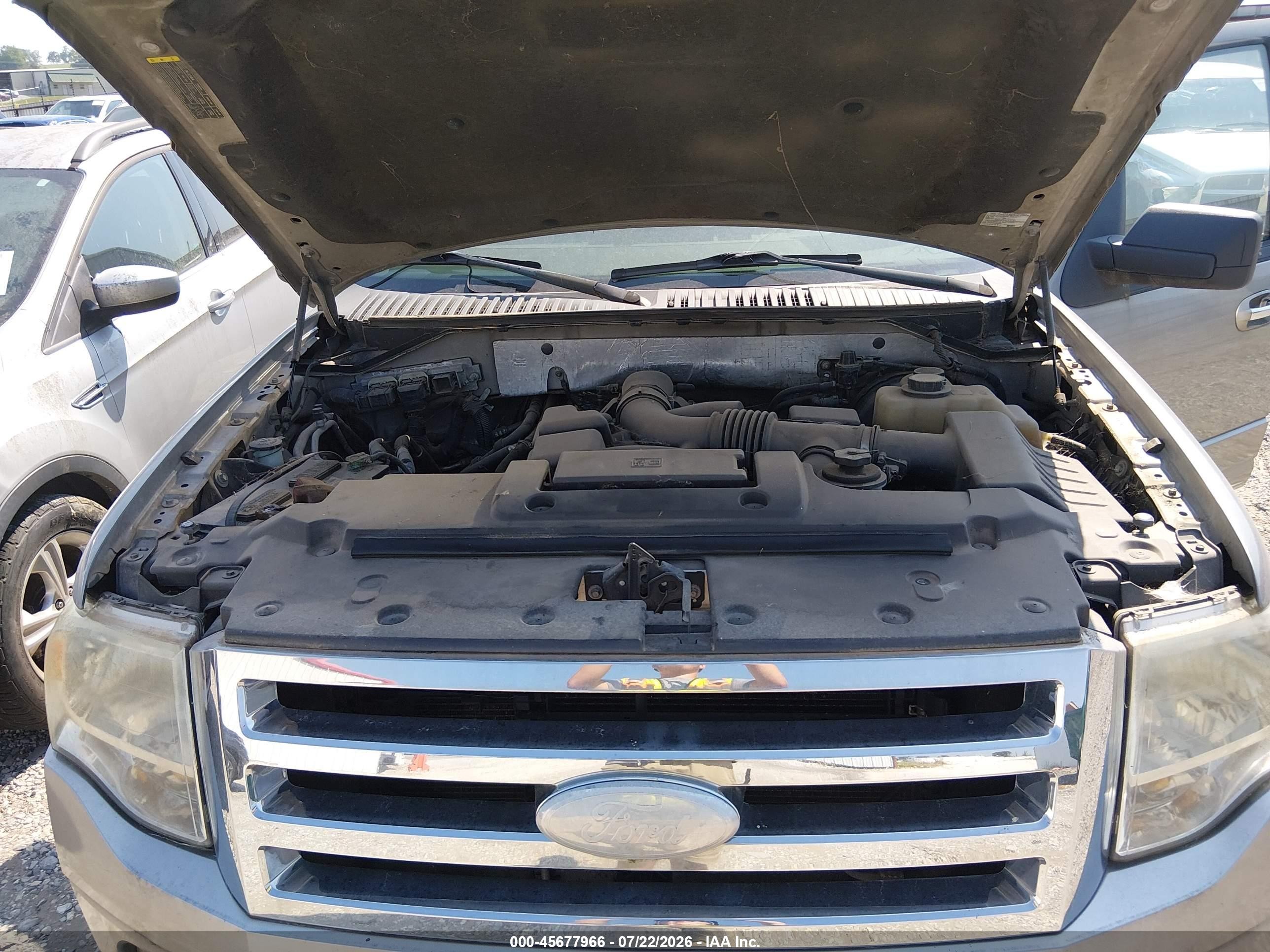 2008 Ford Expedition Xlt Tan vin: 1FMFU15548LA26616