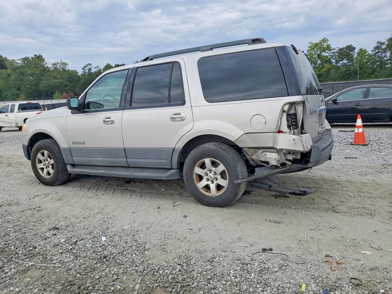 2007 Ford Expedition Xlt Beige vin: 1FMFU15557LA43178