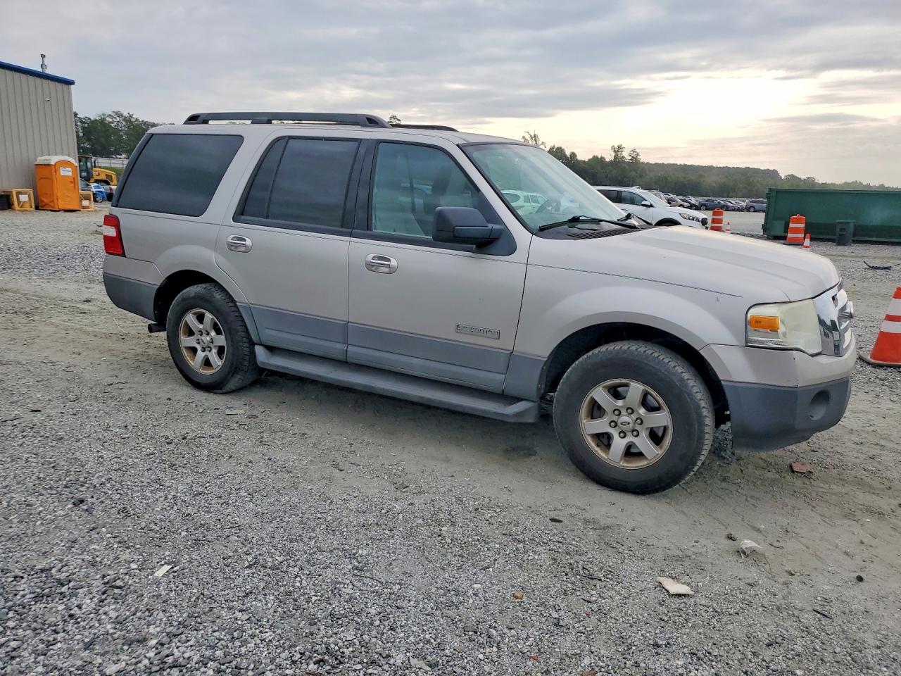 2007 Ford Expedition Xlt Beige vin: 1FMFU15557LA43178