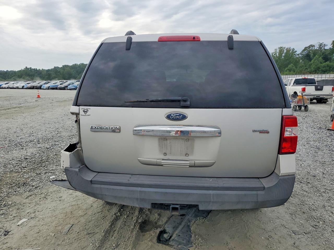 2007 Ford Expedition Xlt Beige vin: 1FMFU15557LA43178