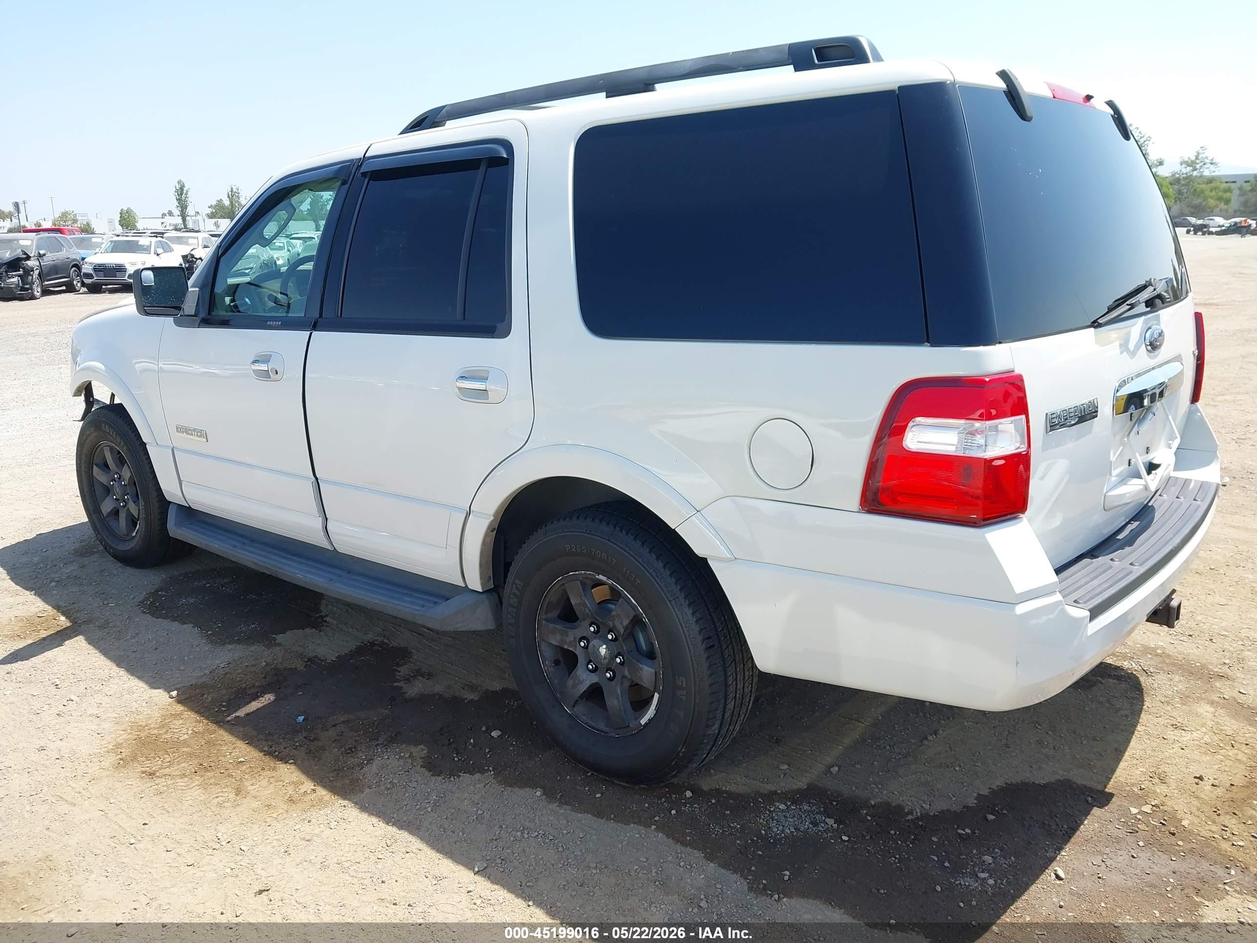 2008 Ford Expedition Xlt White vin: 1FMFU15568LA40680