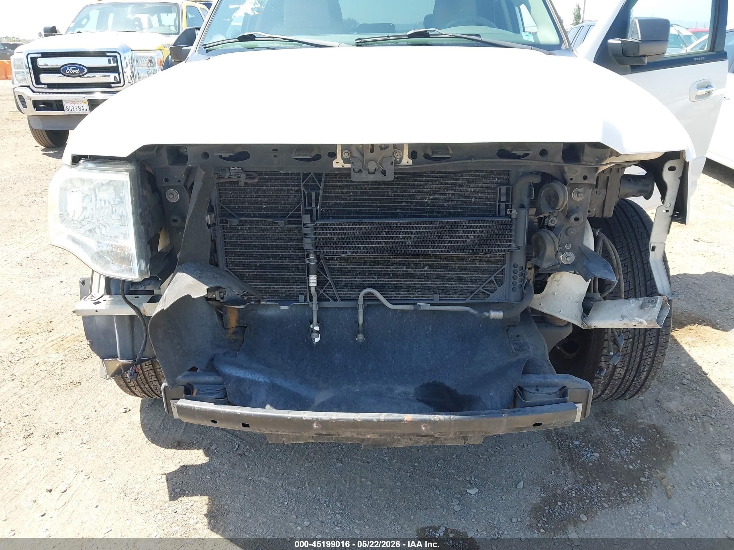 2008 Ford Expedition Xlt White vin: 1FMFU15568LA40680