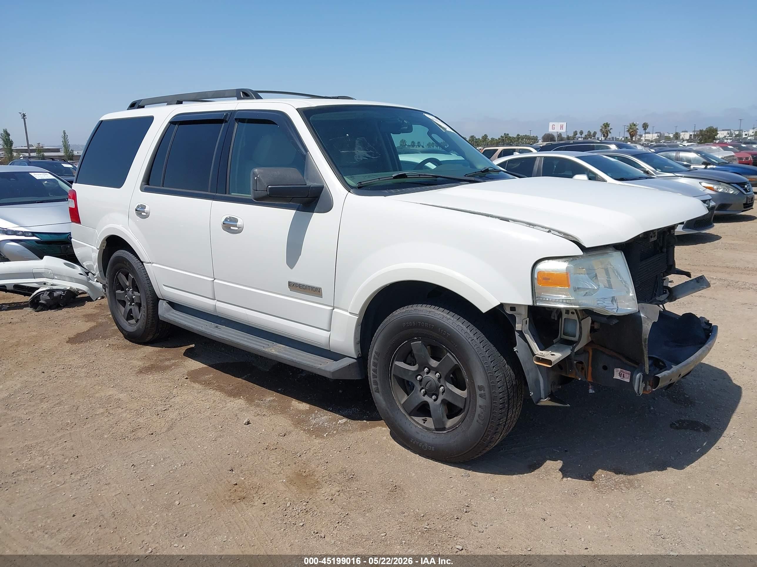 2008 Ford Expedition Xlt White vin: 1FMFU15568LA40680