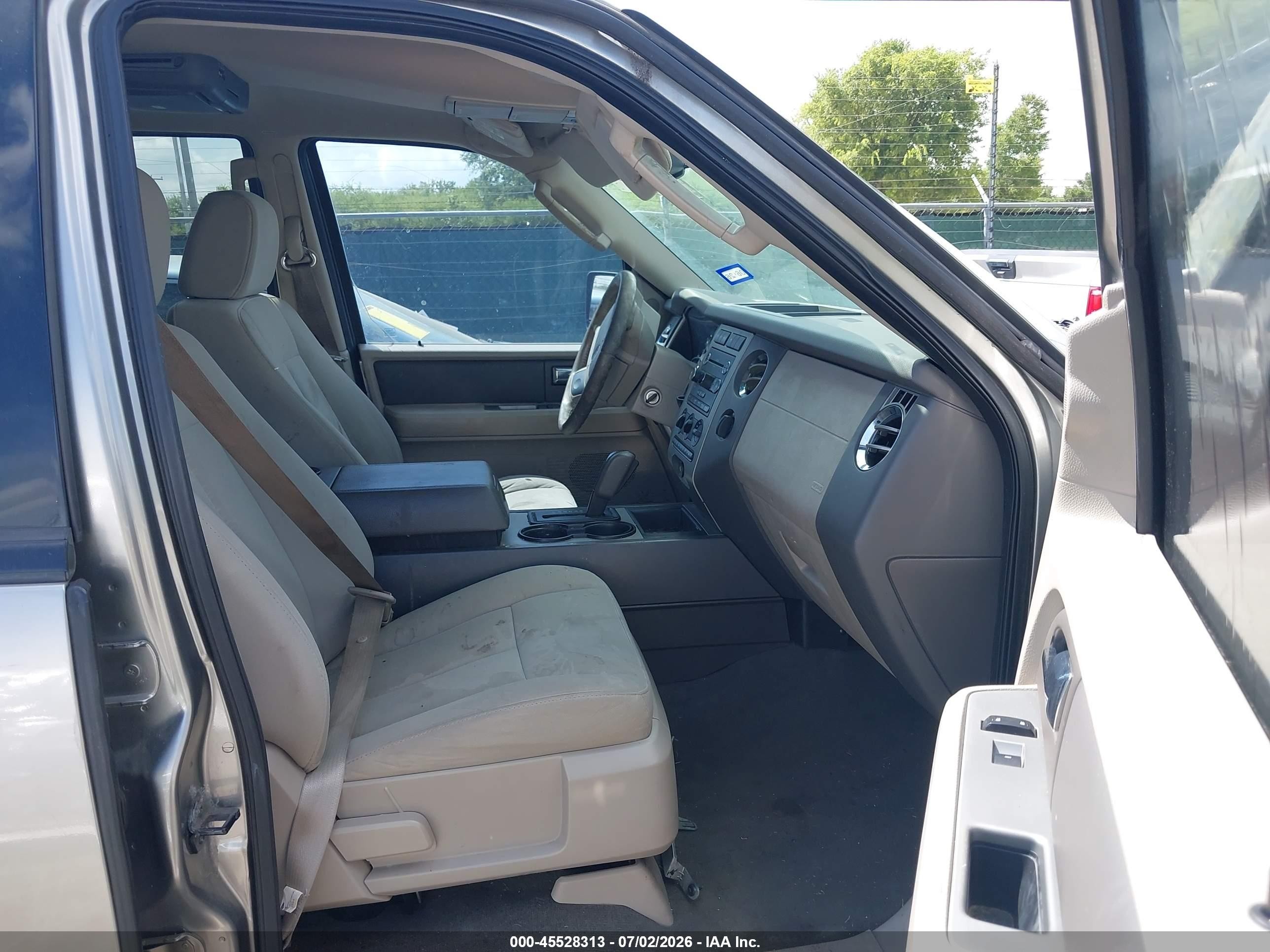 2008 Ford Expedition Xlt Silver vin: 1FMFU15568LA76899