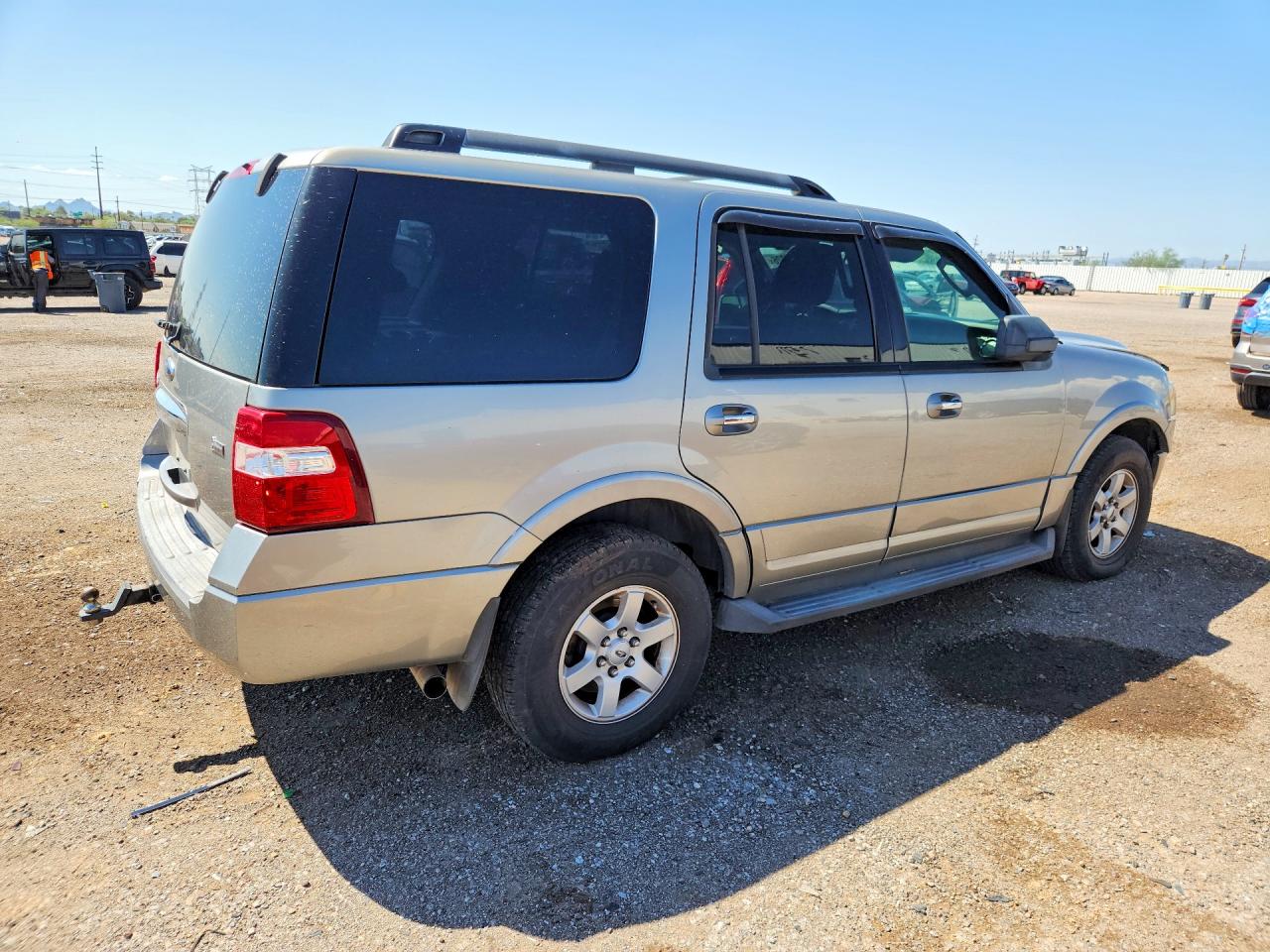 2009 Ford Expedition Xlt Silver vin: 1FMFU15569LA02075