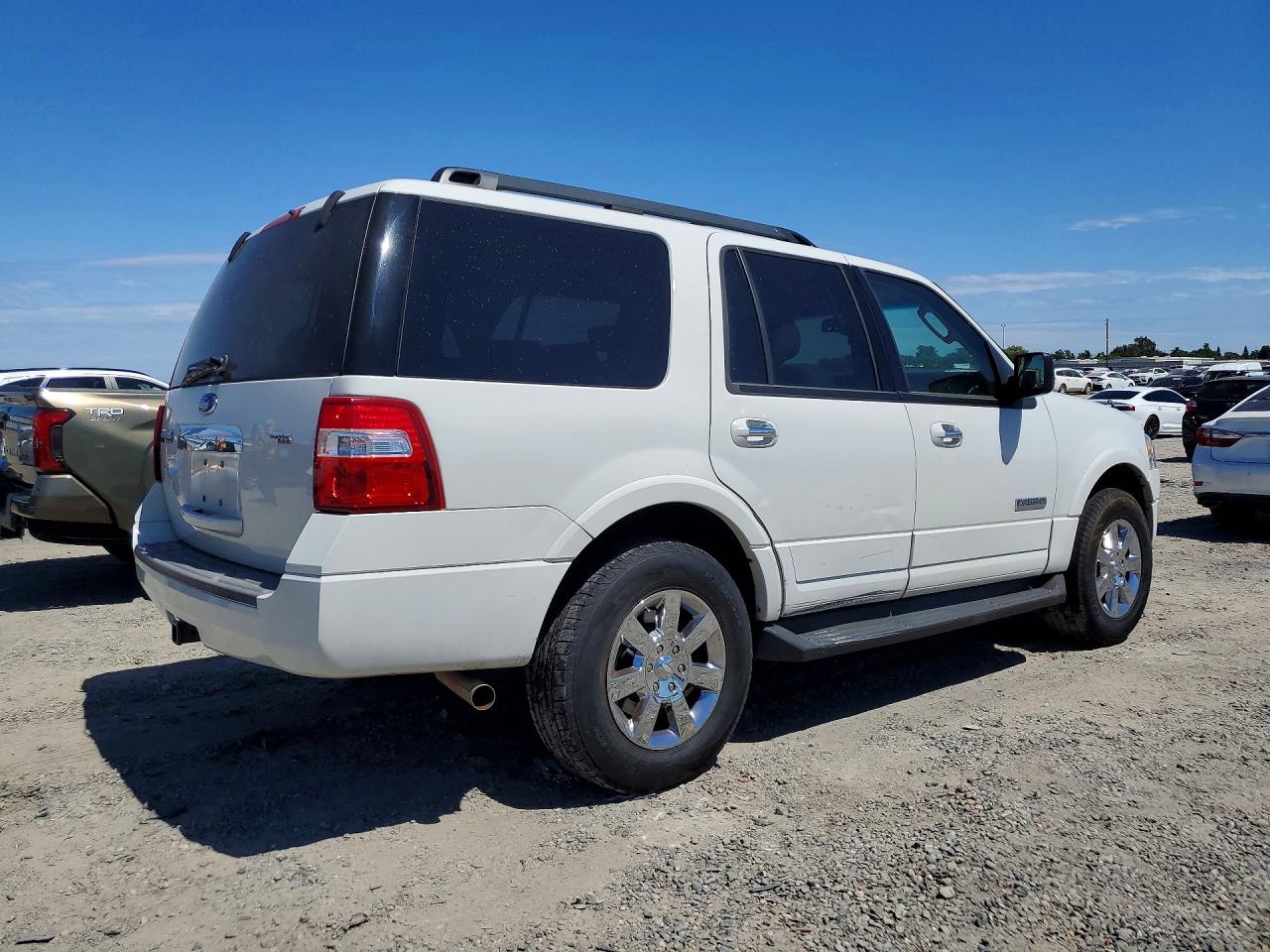 2008 Ford Expedition Xlt White vin: 1FMFU15578LA33320