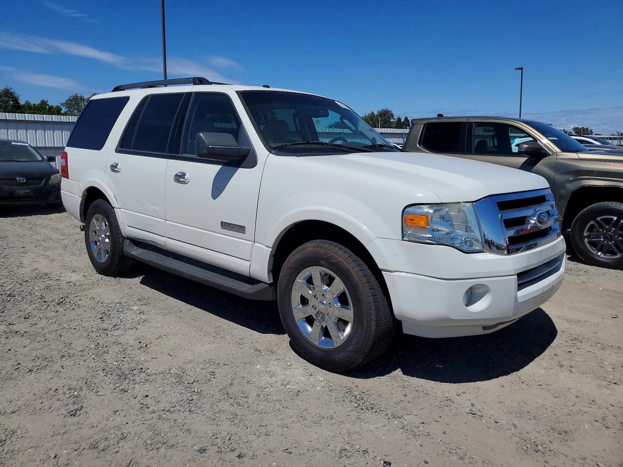 2008 Ford Expedition Xlt White vin: 1FMFU15578LA33320