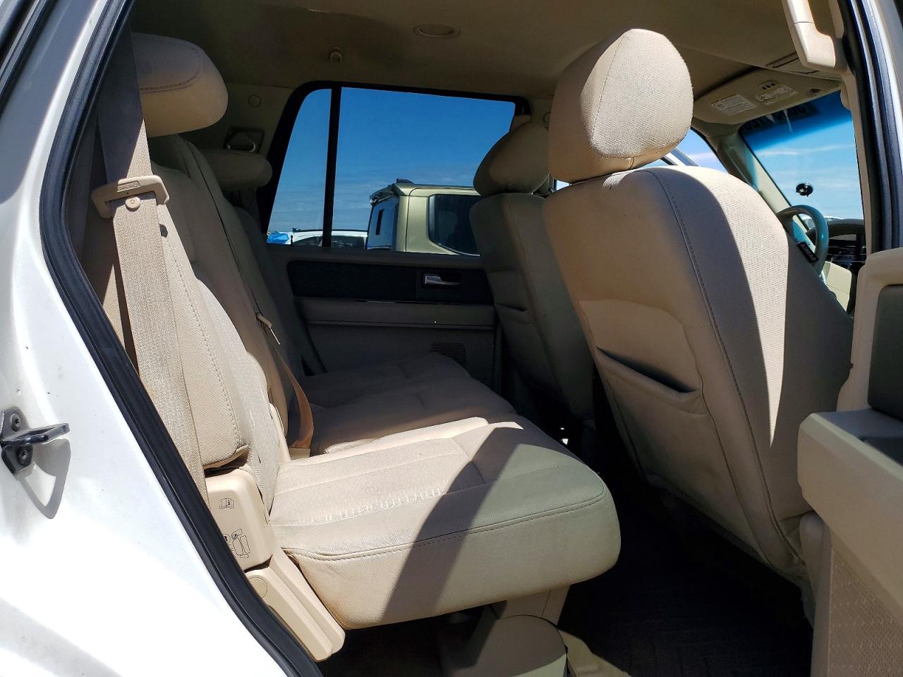2008 Ford Expedition Xlt White vin: 1FMFU15578LA33320
