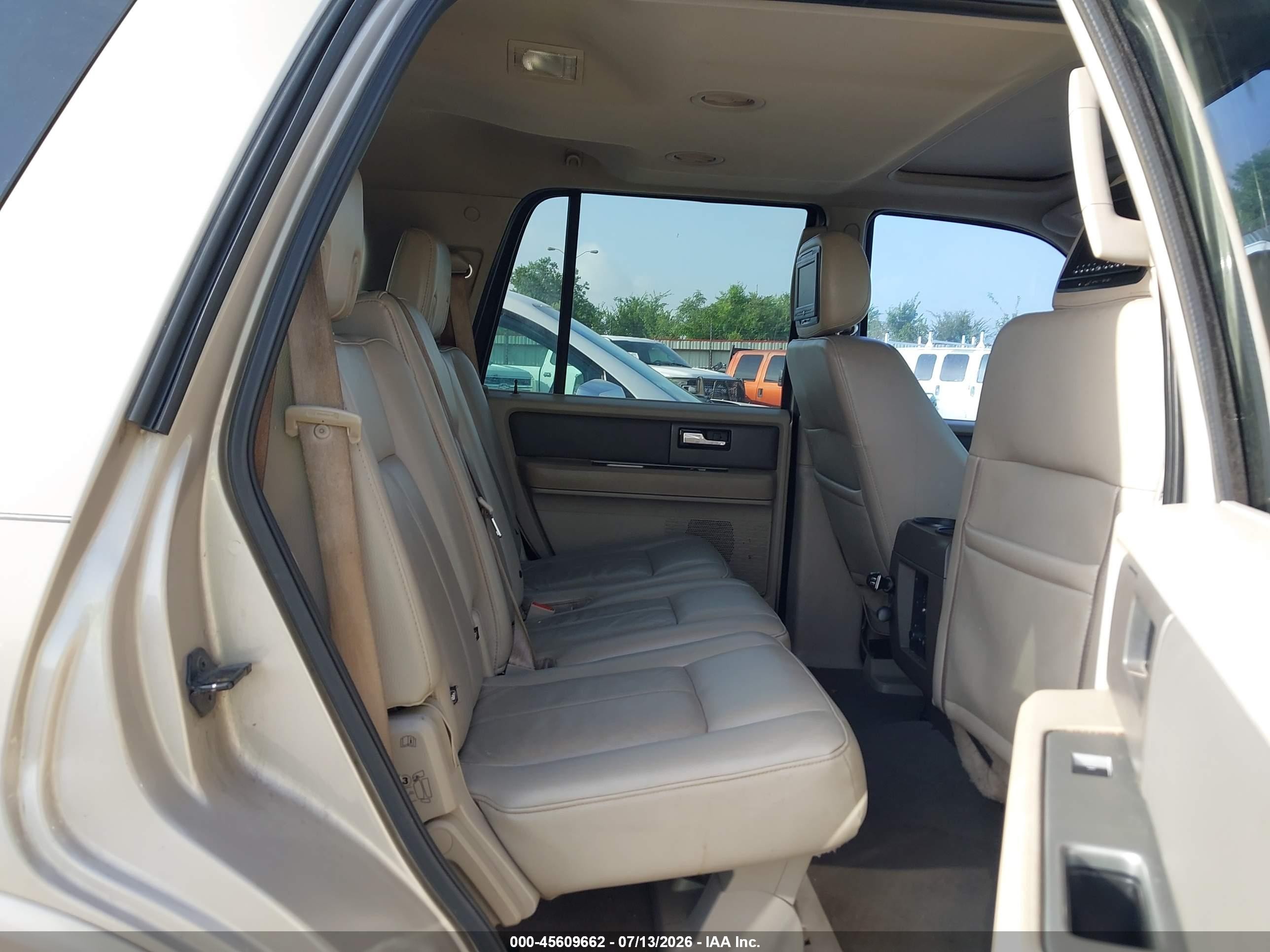 2008 Ford Expedition Xlt Tan vin: 1FMFU15578LA65197