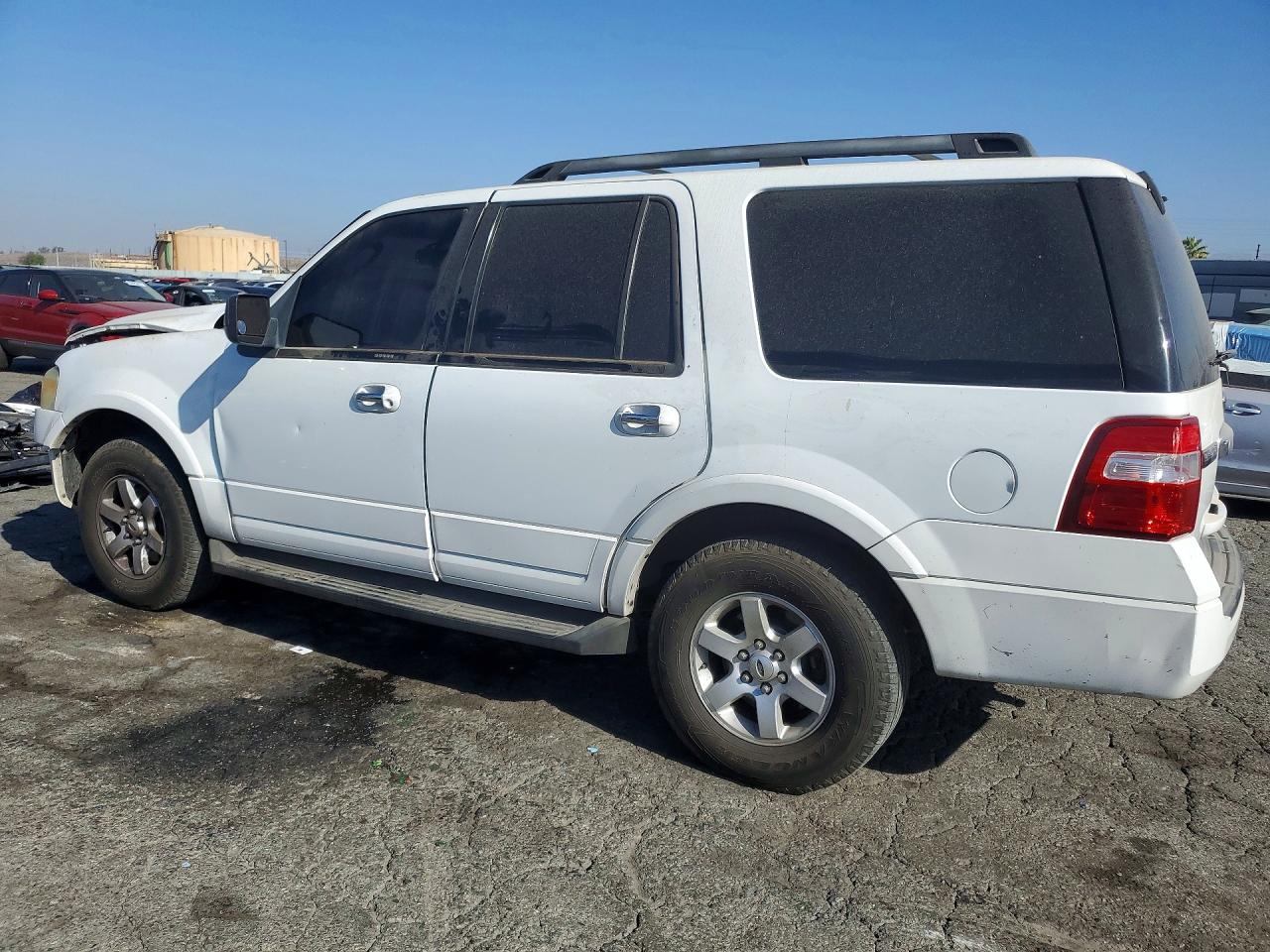 2009 Ford Expedition Xlt White vin: 1FMFU15599EB03843