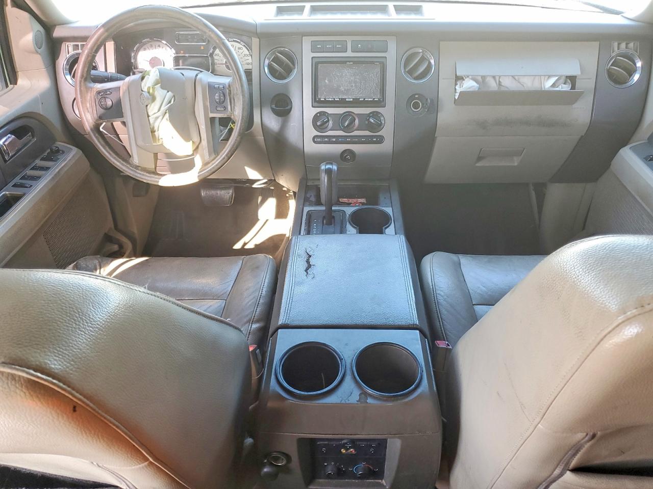 2009 Ford Expedition Xlt White vin: 1FMFU15599EB03843
