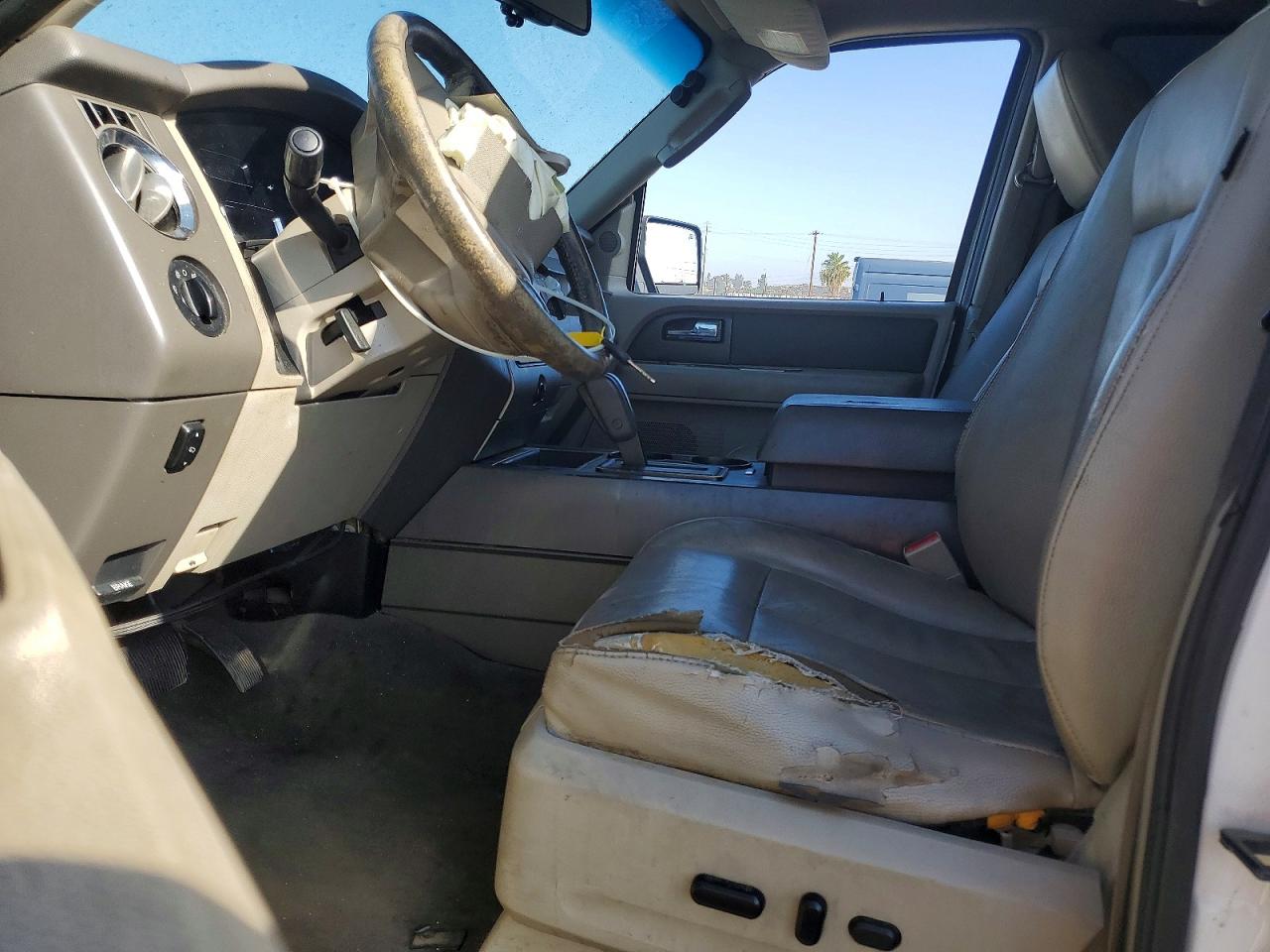 2009 Ford Expedition Xlt White vin: 1FMFU15599EB03843