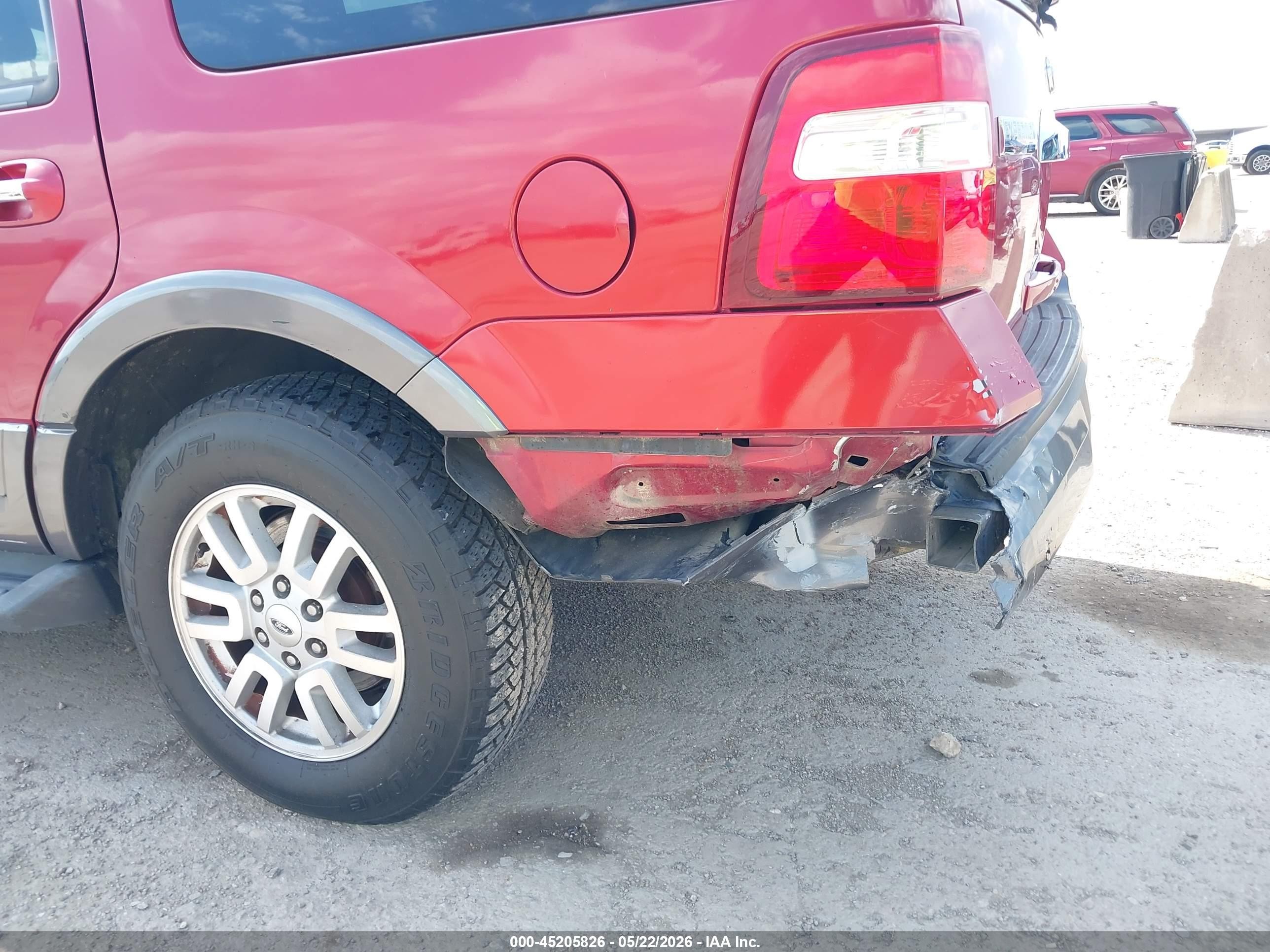 2007 Ford Expedition Xlt Red vin: 1FMFU155X7LA79786