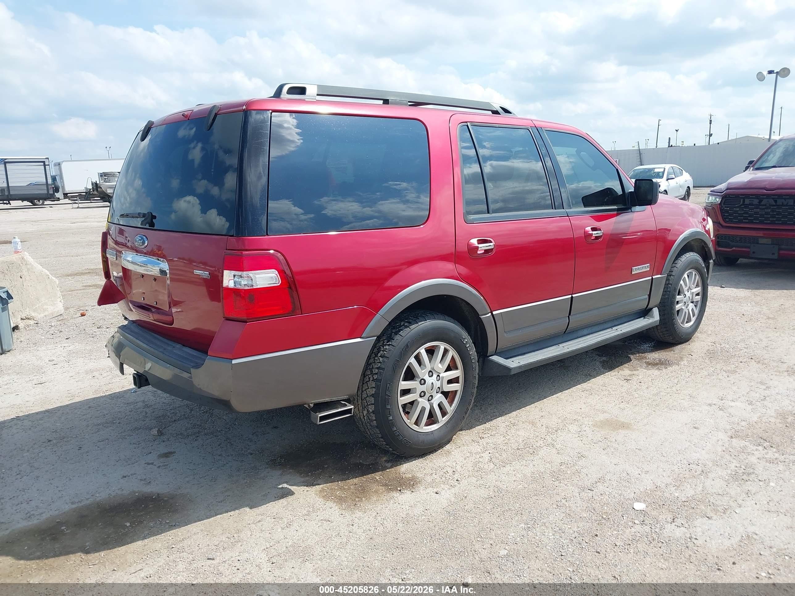 2007 Ford Expedition Xlt Red vin: 1FMFU155X7LA79786
