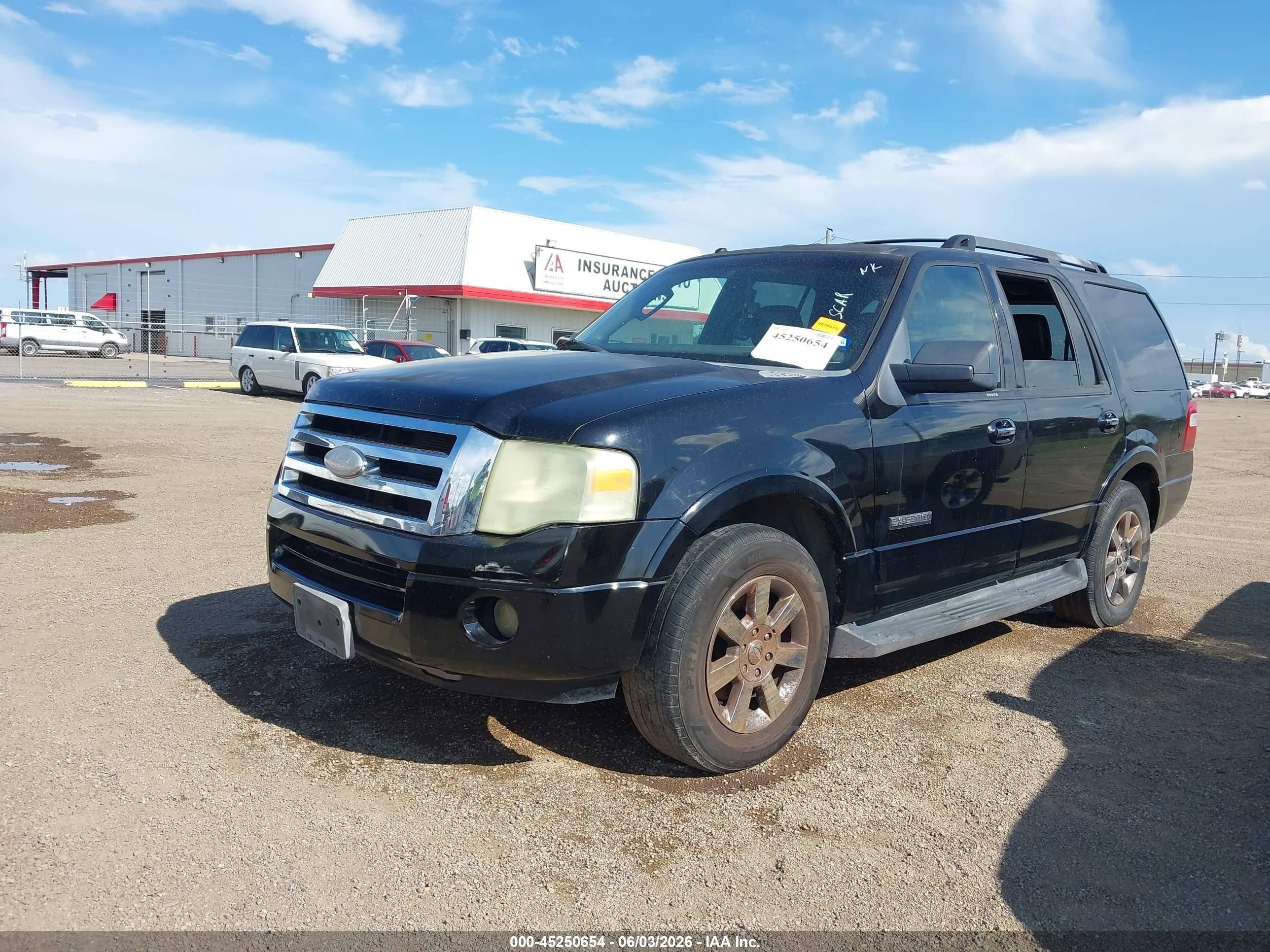 2008 Ford Expedition Xlt Черный vin: 1FMFU155X8LA68630