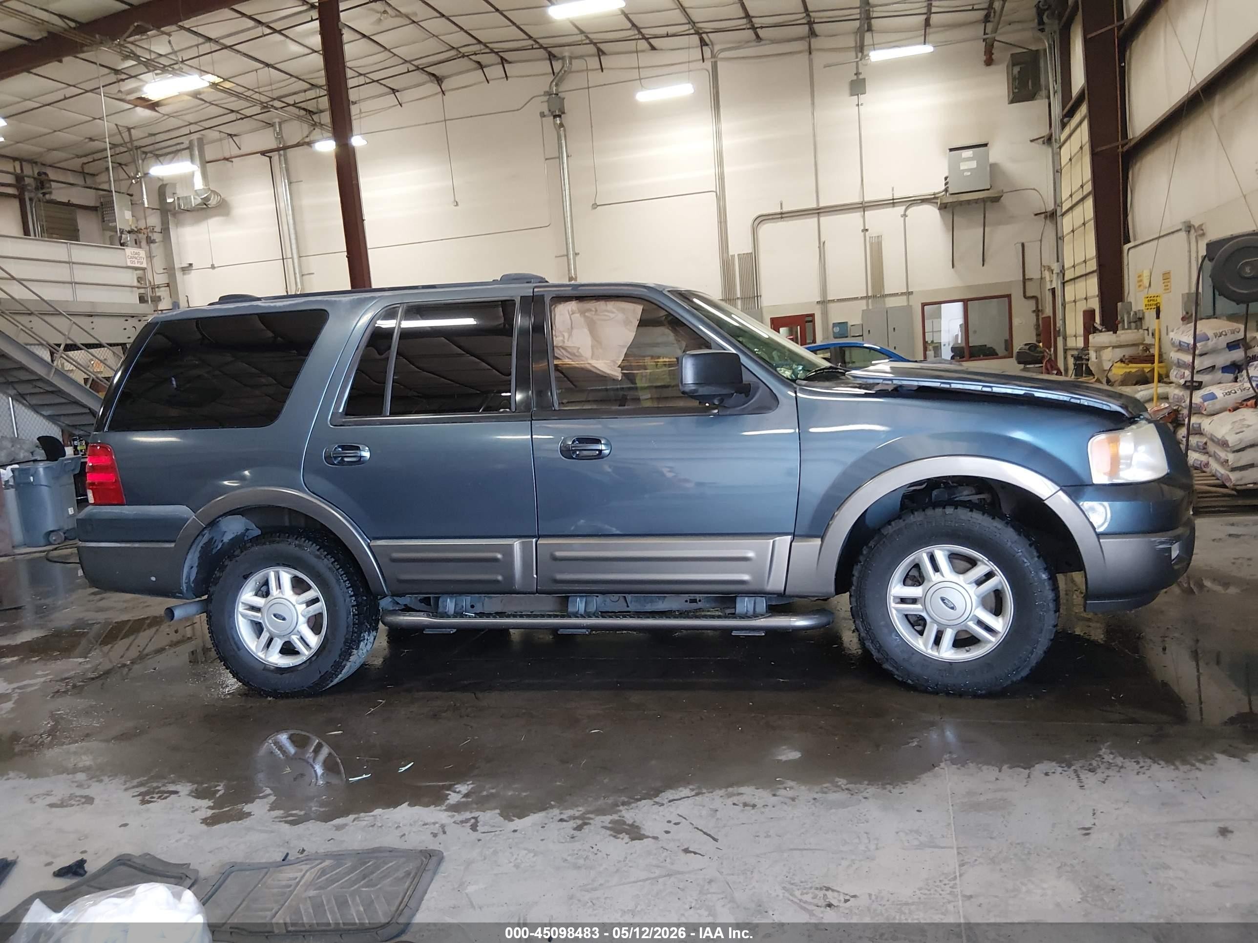 2004 Ford Expedition Xlt Blue vin: 1FMFU15L54LA52926