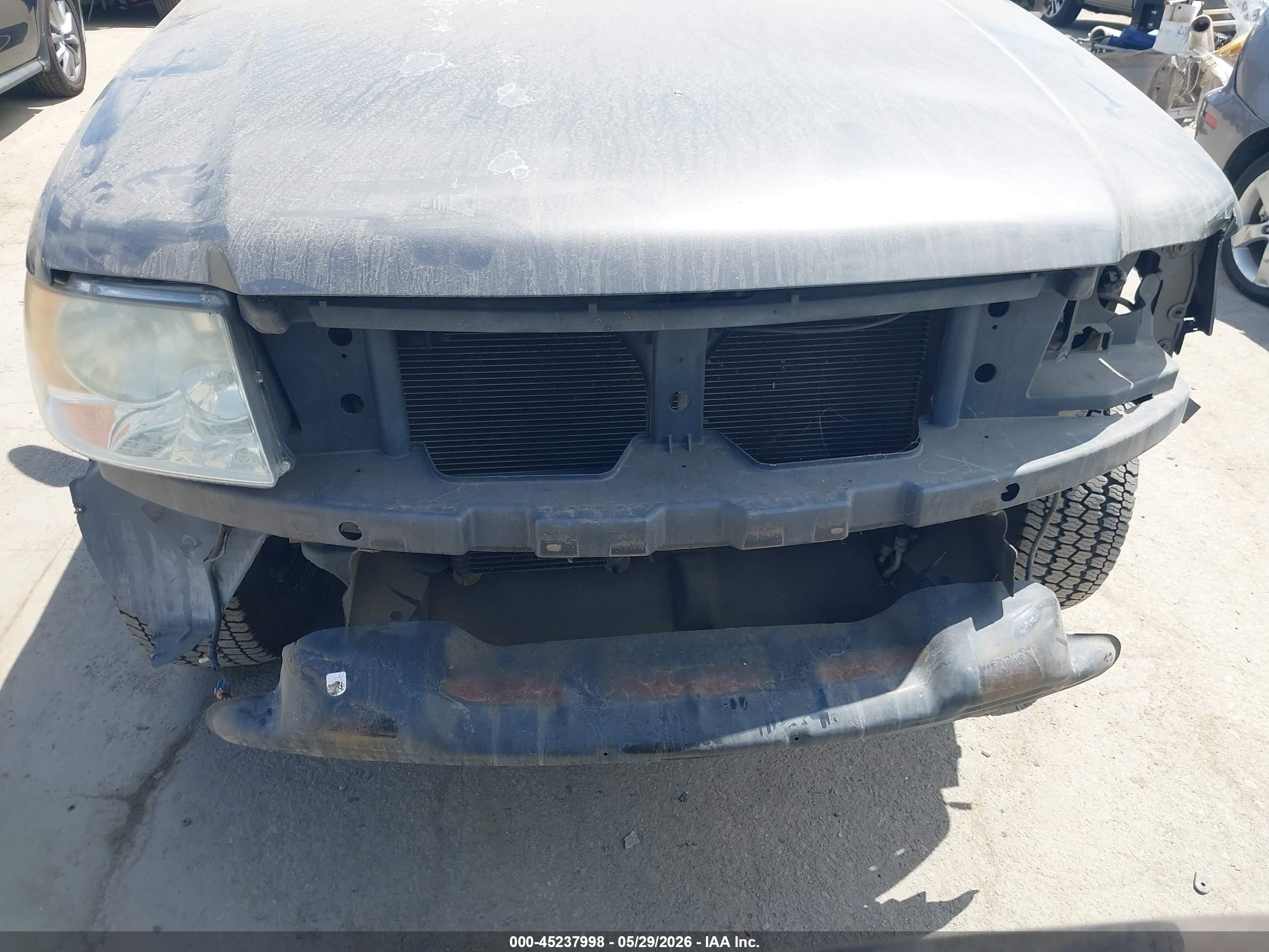 2004 Ford Expedition Xlt Серый vin: 1FMFU15LX4LA03964