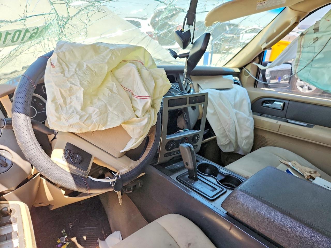 2008 Ford Expedition Xlt Tan vin: 1FMFU16528LA45230