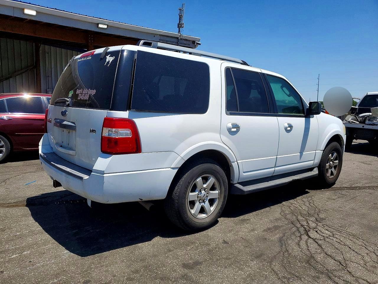 2009 Ford Expedition Xlt White vin: 1FMFU16529LA11144