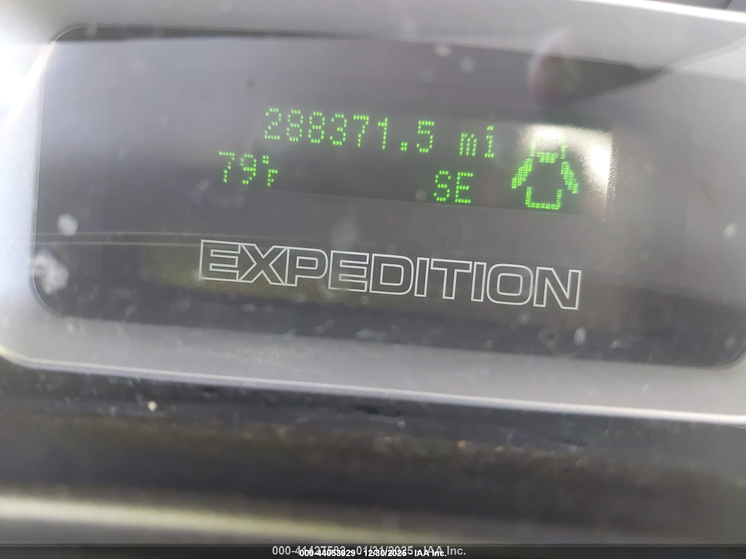 2007 Ford Expedition Xlt Белый vin: 1FMFU16537LA35966