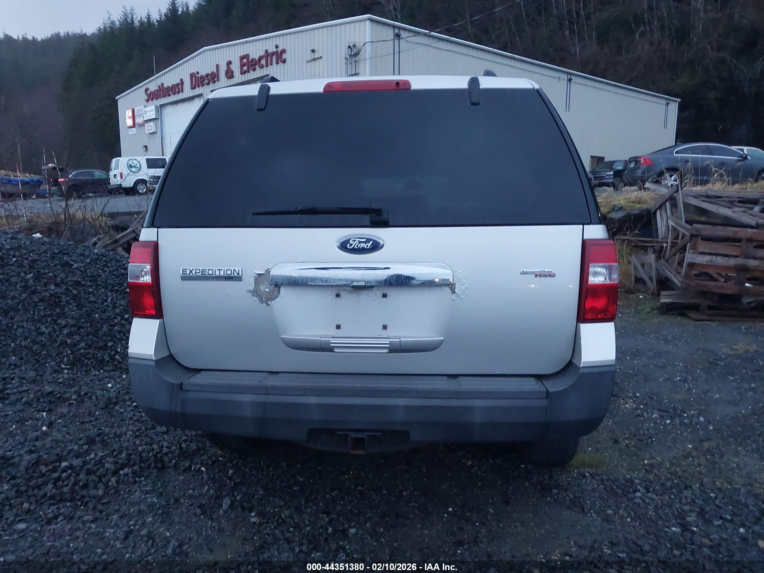 2007 Ford Expedition Xlt Silver vin: 1FMFU16537LA47292