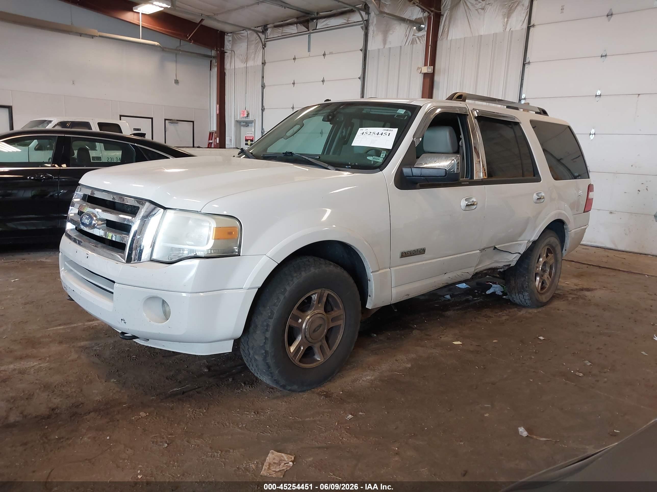 2008 Ford Expedition Xlt White vin: 1FMFU16538LA70184