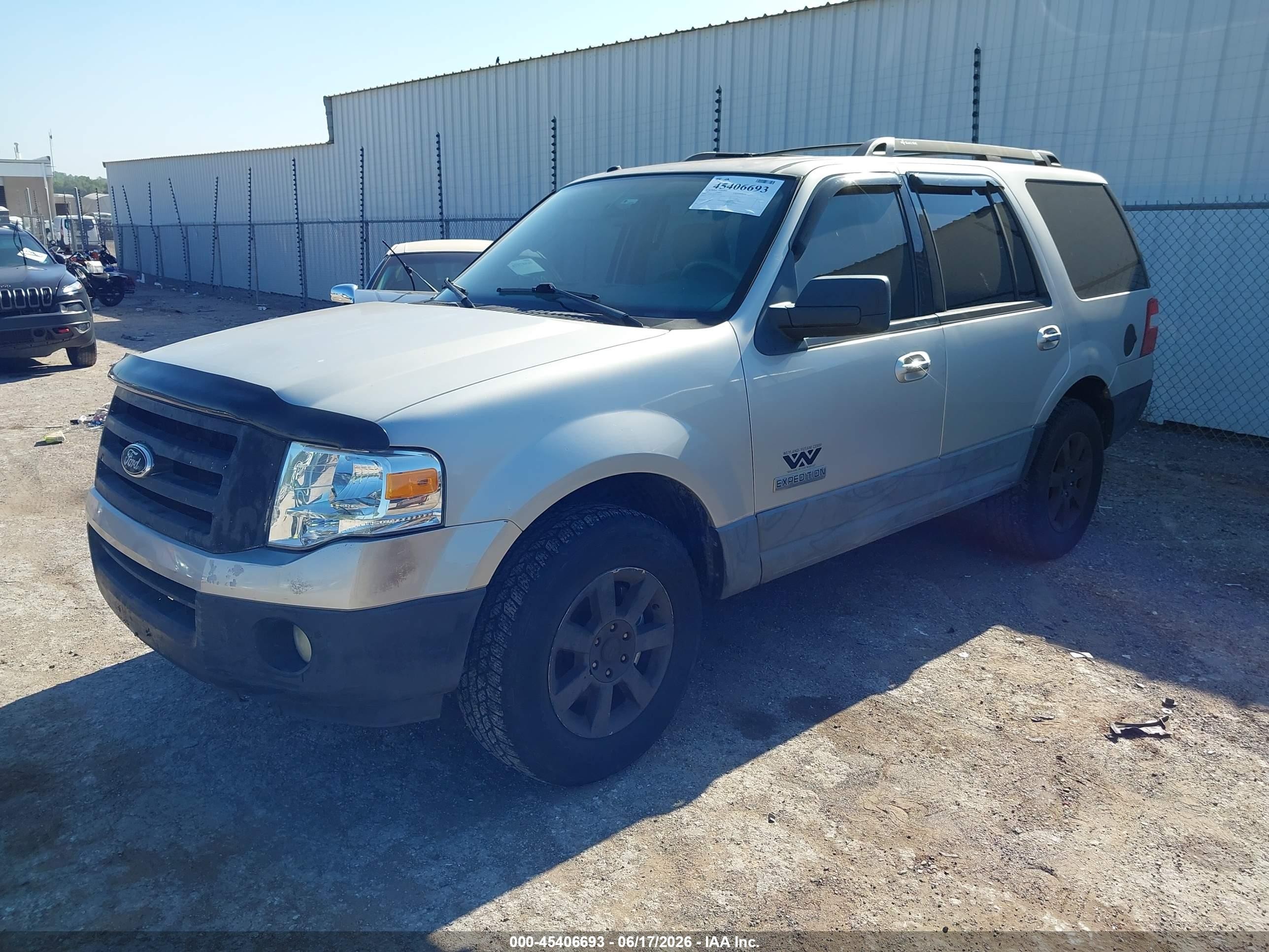 2007 Ford Expedition Xlt Silver vin: 1FMFU16547LA35457