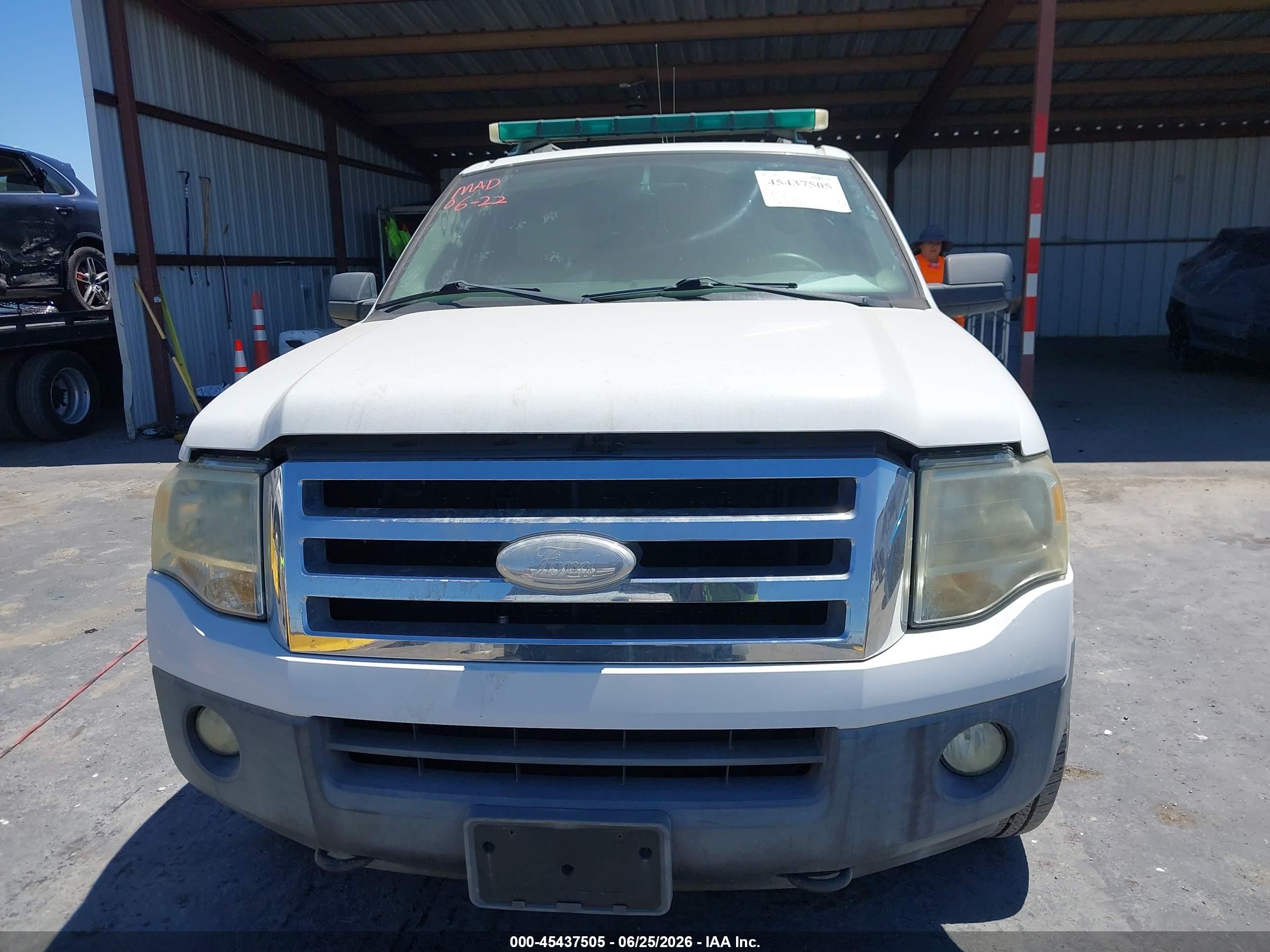 2007 Ford Expedition Xlt Белый vin: 1FMFU16547LA67857