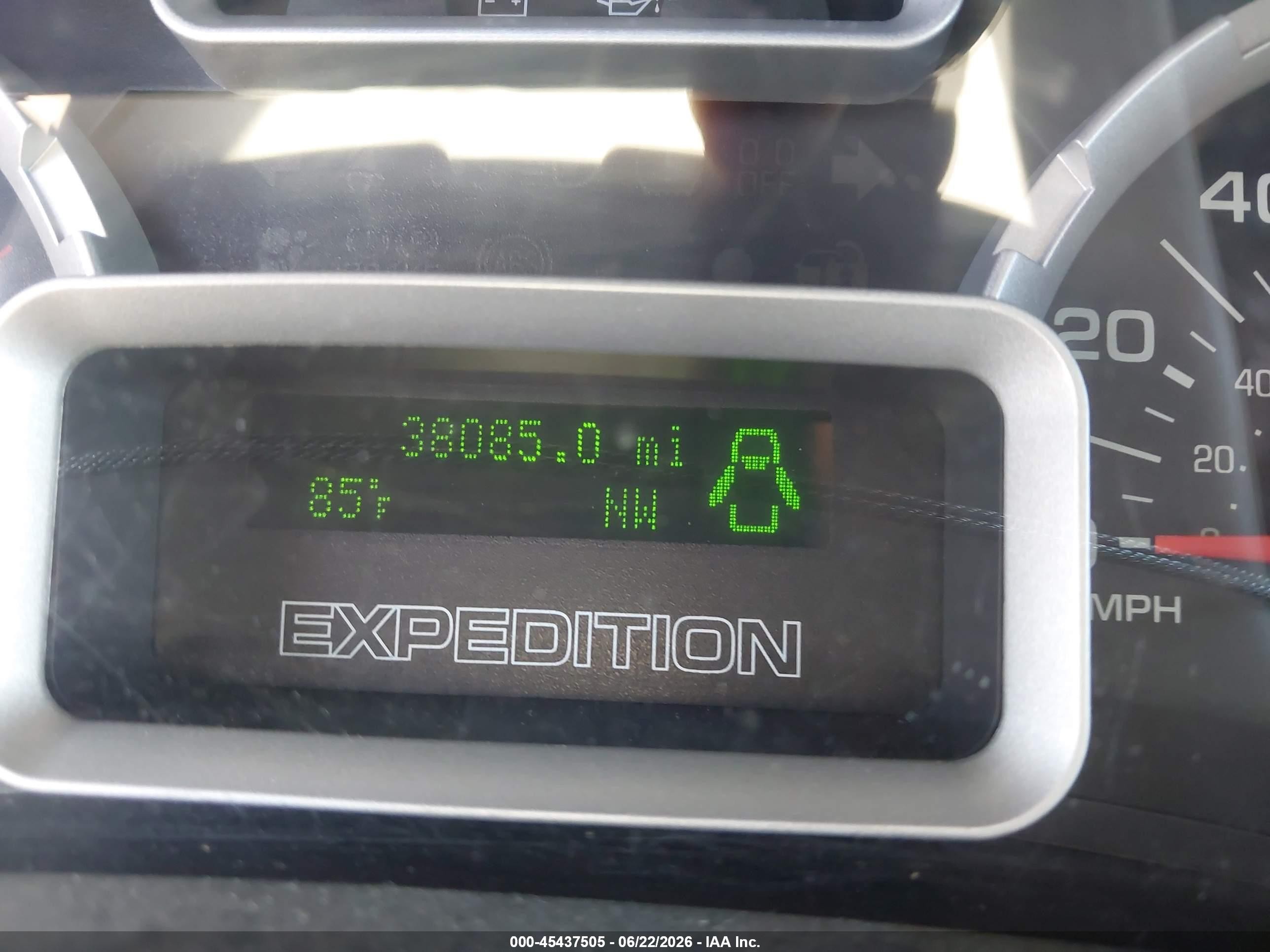 2007 Ford Expedition Xlt Белый vin: 1FMFU16547LA67857