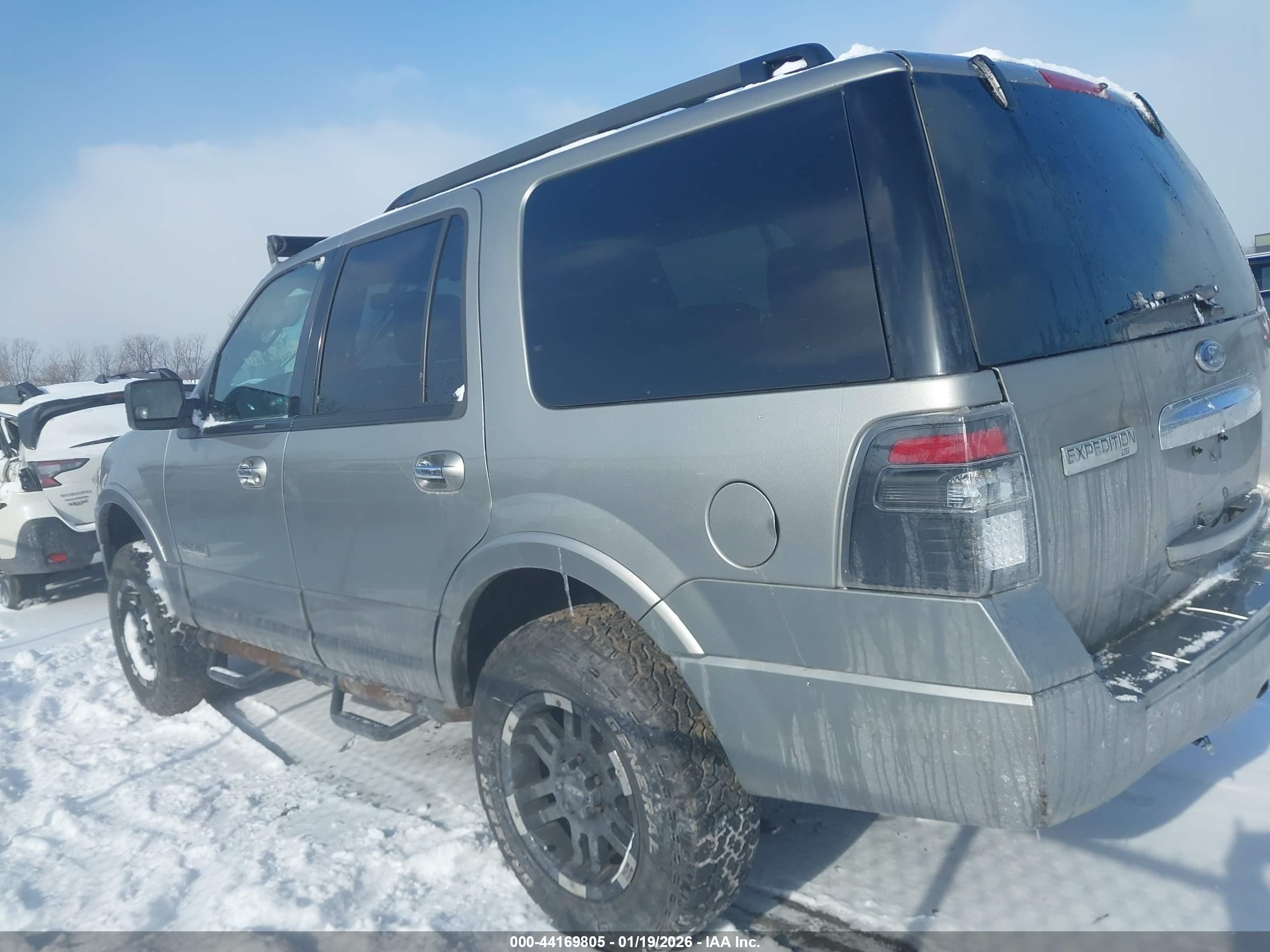 2008 Ford Expedition Xlt Silver vin: 1FMFU16548LA10690