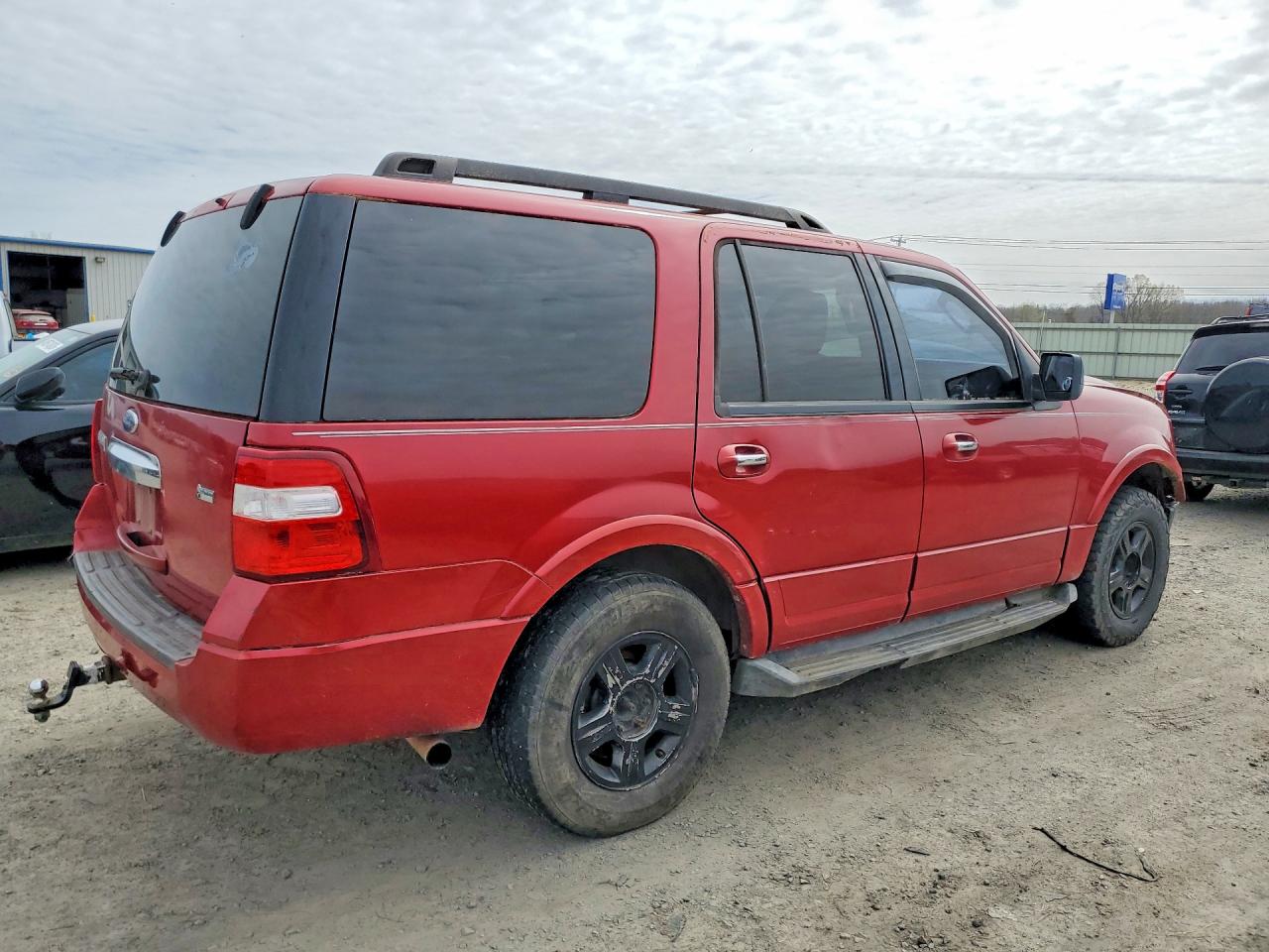 2009 Ford Expedition Xlt Red vin: 1FMFU16569LA07839
