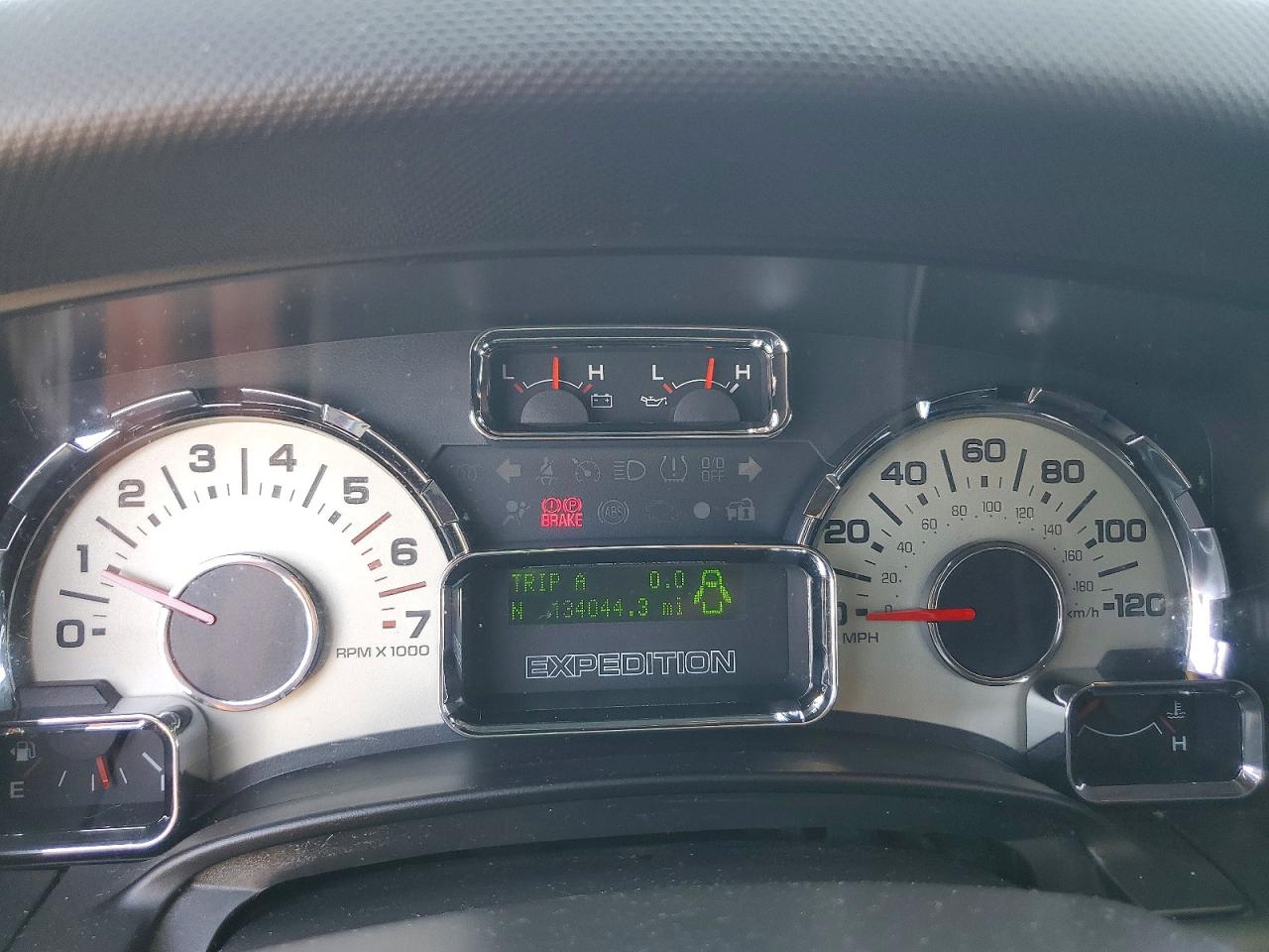 2008 Ford Expedition Xlt Темно-бордовый vin: 1FMFU16578LA40945