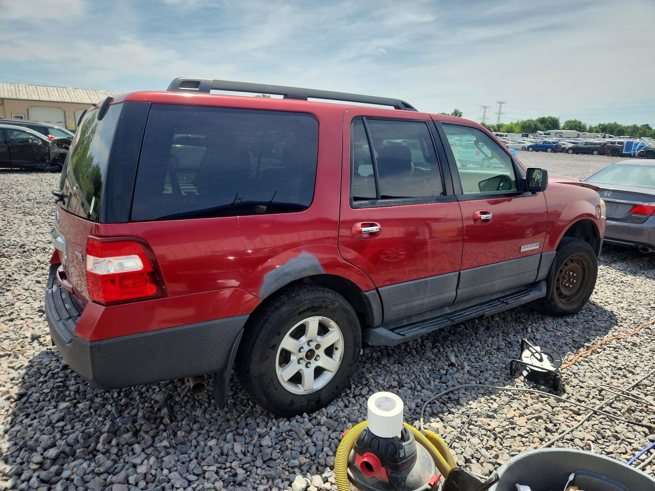 2007 Ford Expedition Xlt Red vin: 1FMFU165X7LA94254