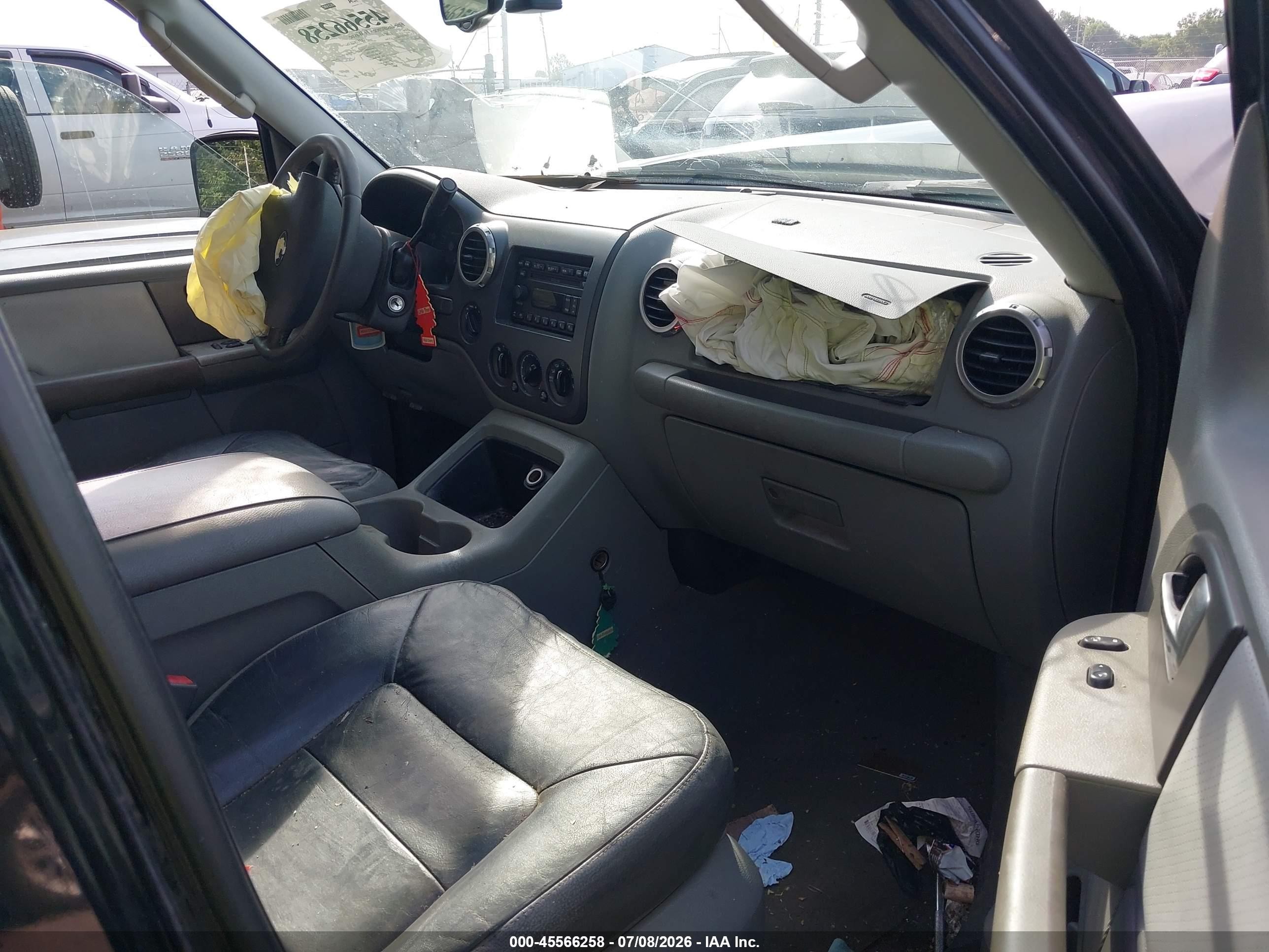 2004 Ford Expedition Nbx/xlt Black vin: 1FMFU16L04LA24966