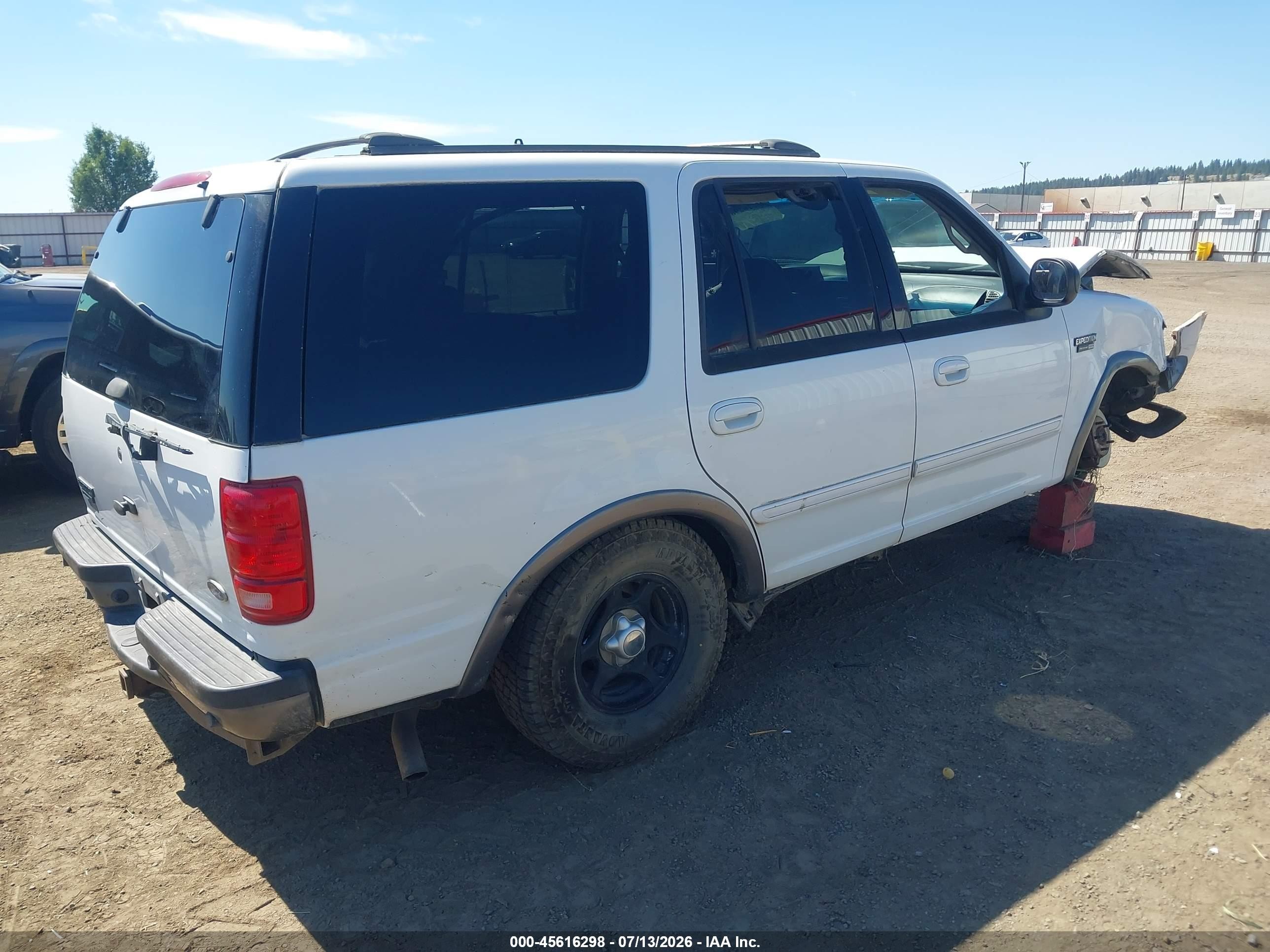 2001 Ford Expedition Xlt White vin: 1FMFU16L11LA40704