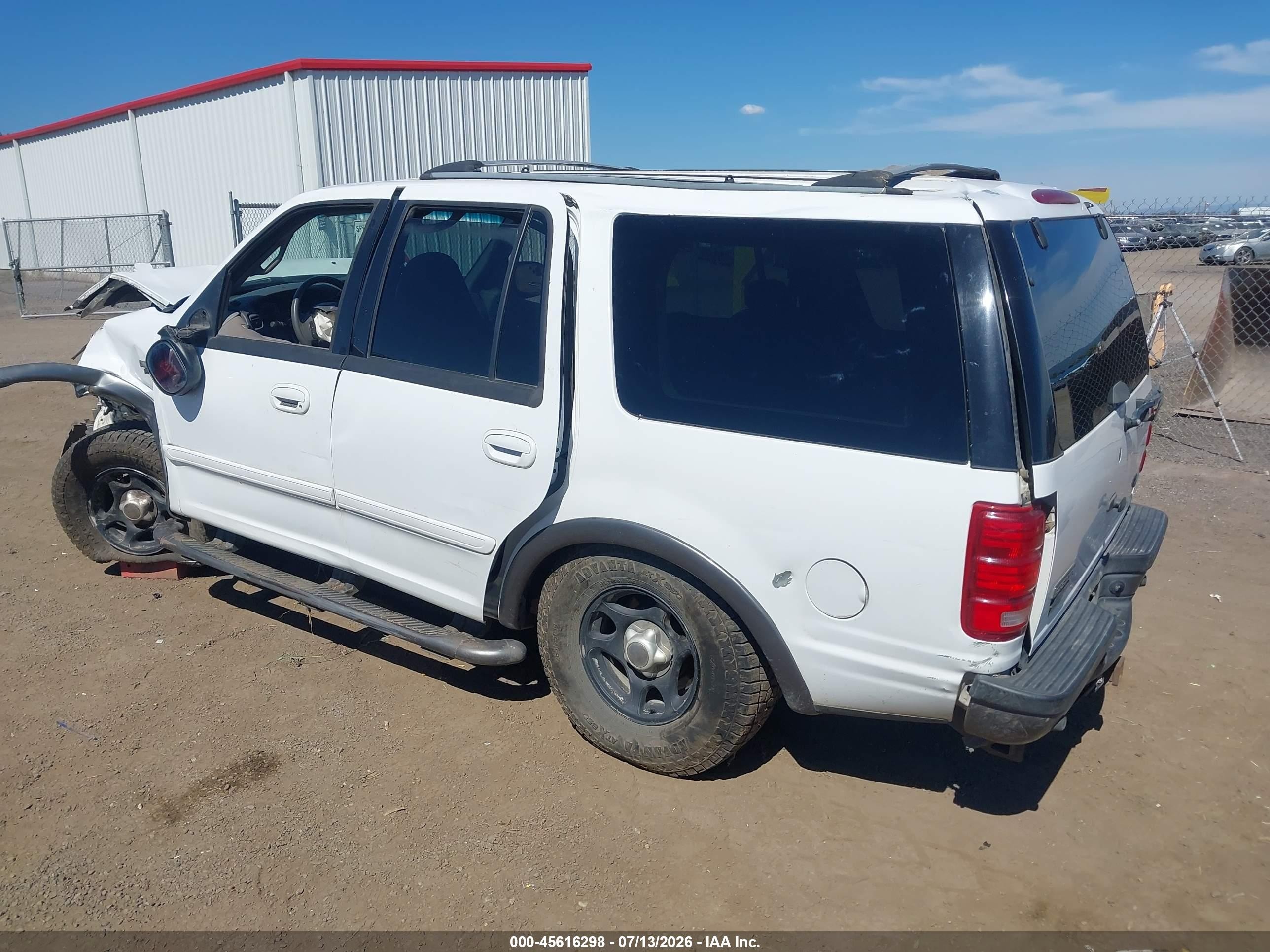 2001 Ford Expedition Xlt White vin: 1FMFU16L11LA40704