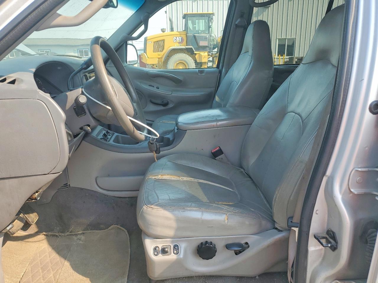 2002 Ford Expedition Xlt Silver vin: 1FMFU16L22LA84616