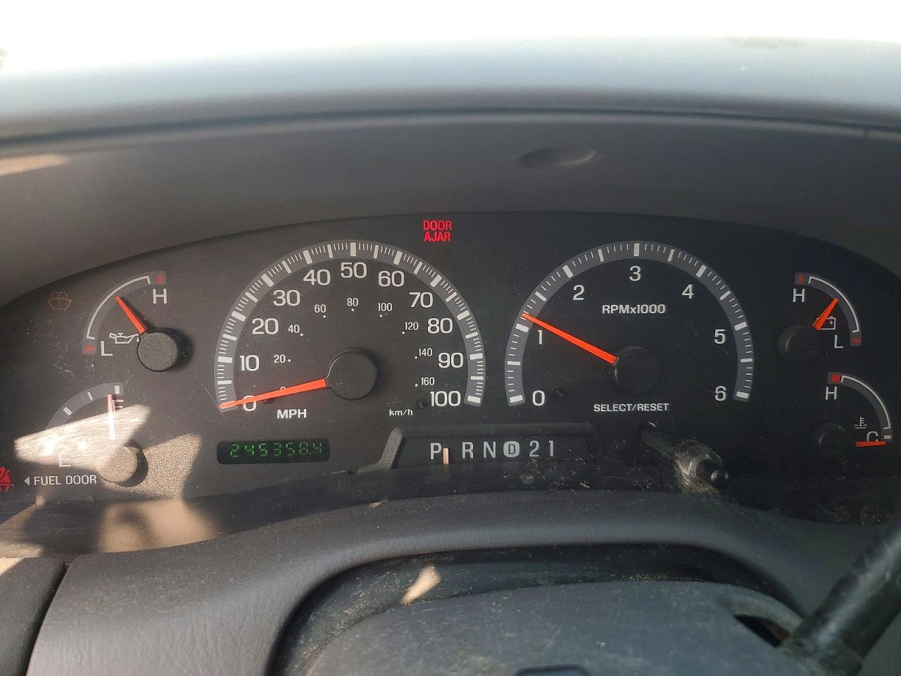 2002 Ford Expedition Xlt Silver vin: 1FMFU16L22LA84616
