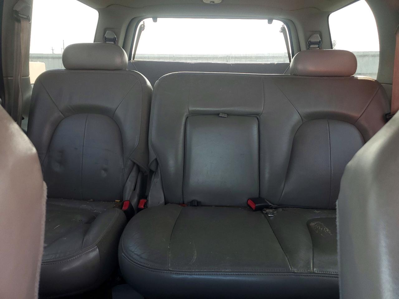 2002 Ford Expedition Xlt Silver vin: 1FMFU16L22LA84616