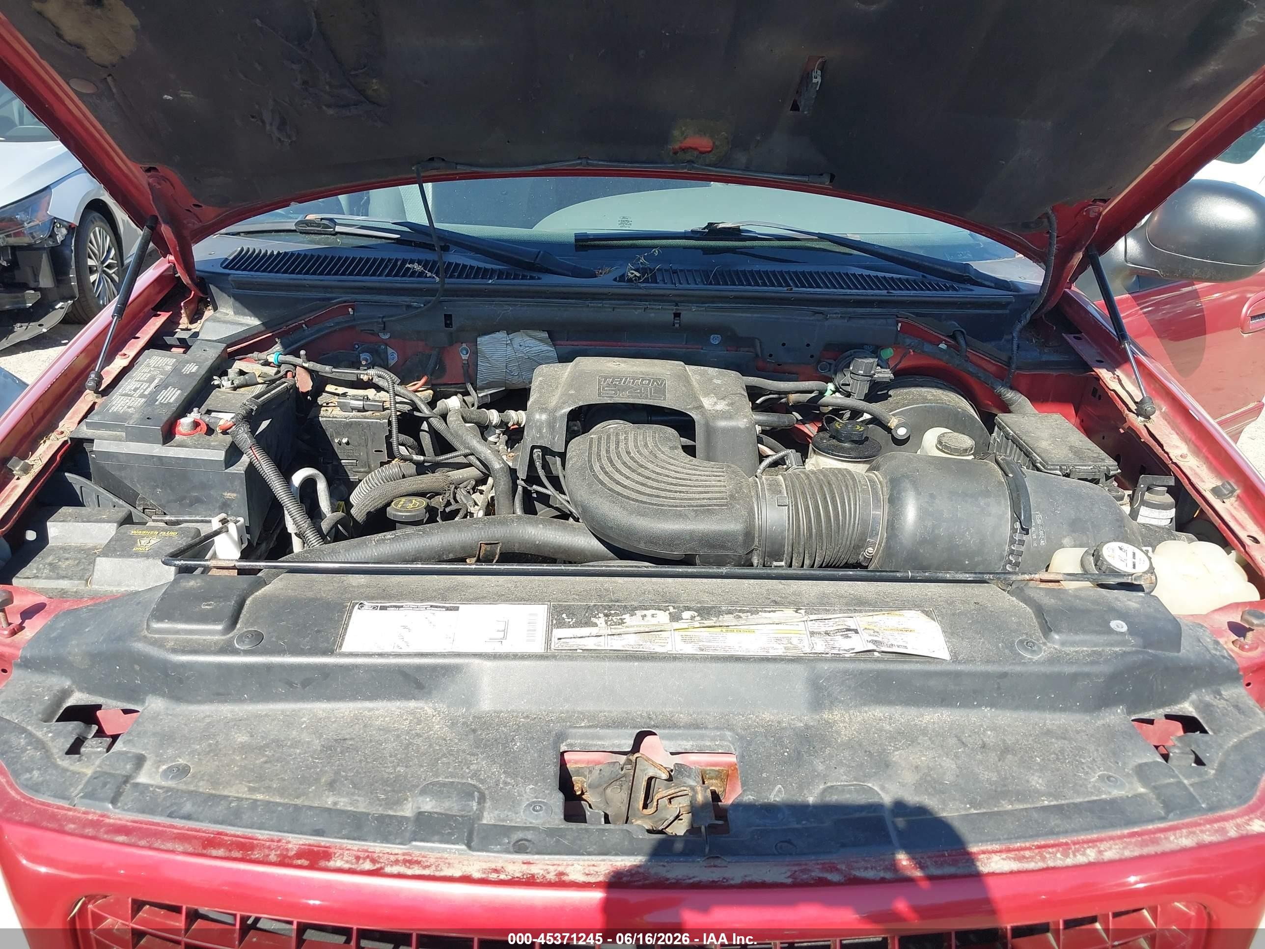 2002 Ford Expedition Xlt Red vin: 1FMFU16L62LA18716