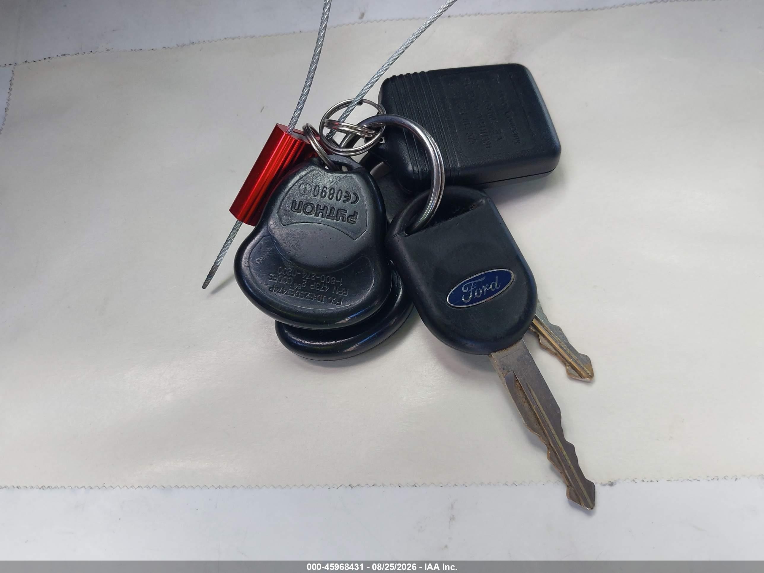 2003 Ford Expedition Xlt Серый vin: 1FMFU16L73LB87189