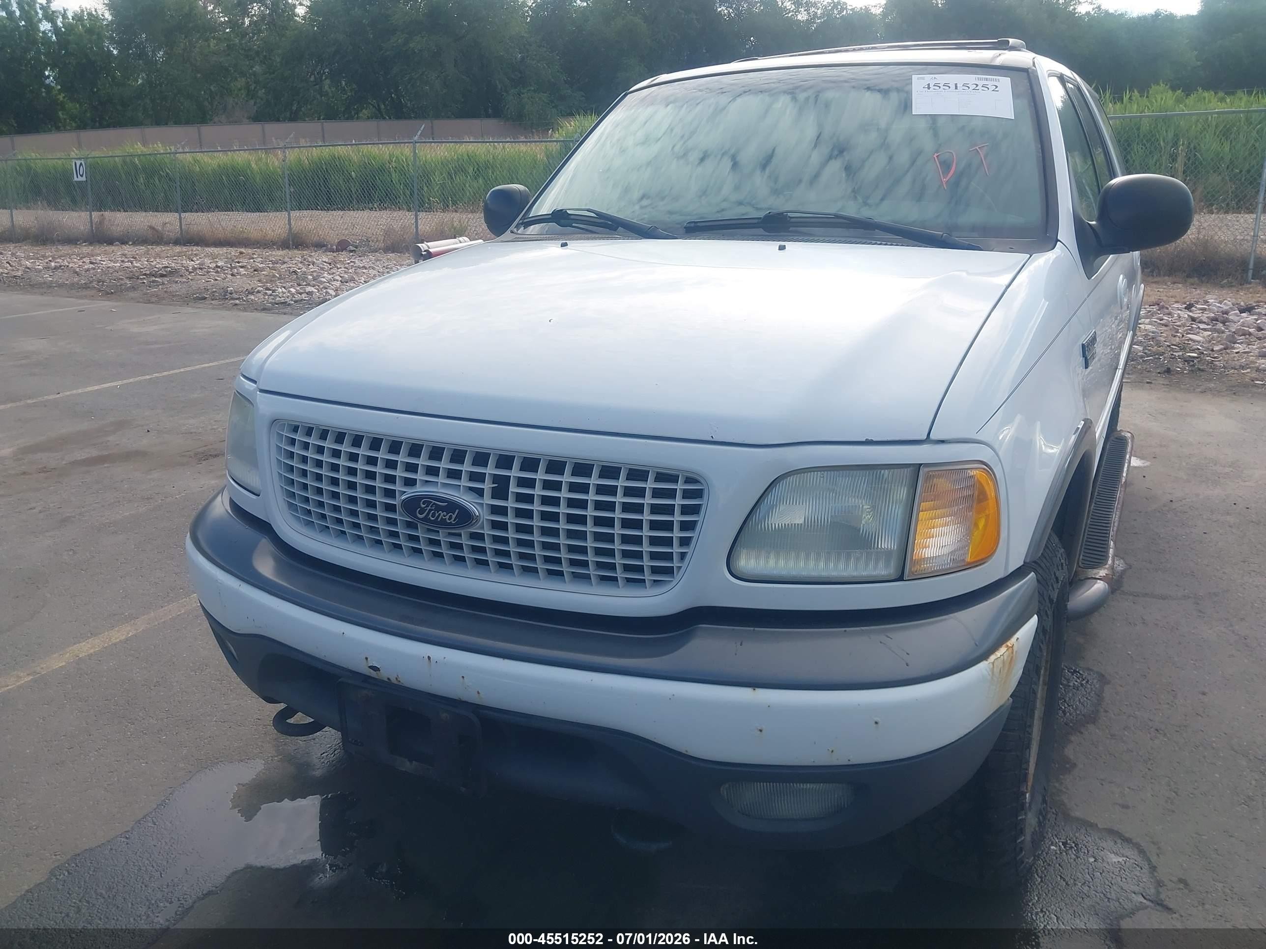 2001 Ford Expedition Xlt White vin: 1FMFU16L81LB32666