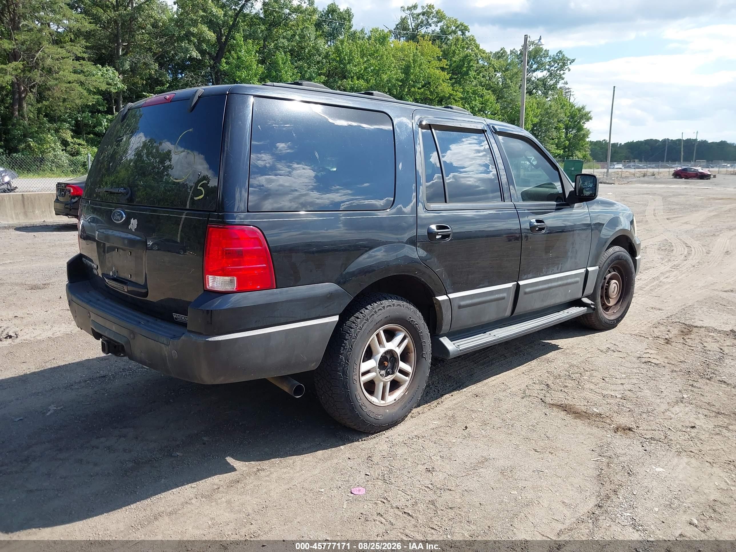 2004 Ford Expedition Xlt Black vin: 1FMFU16W24LB52748