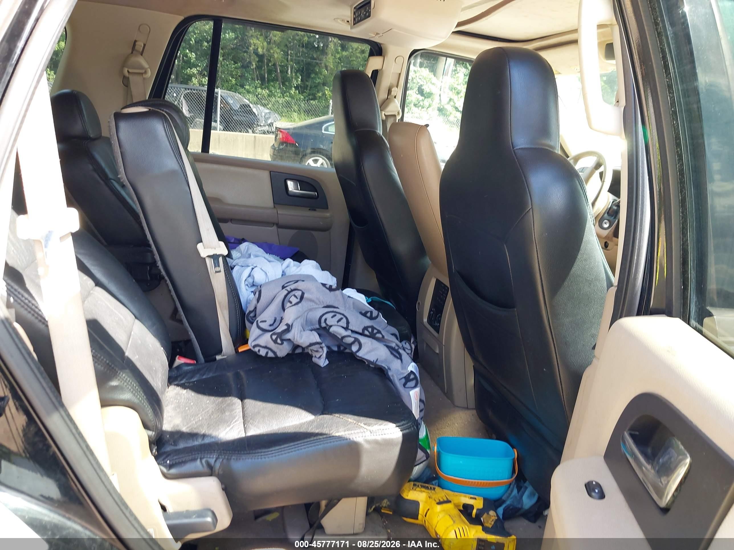 2004 Ford Expedition Xlt Black vin: 1FMFU16W24LB52748