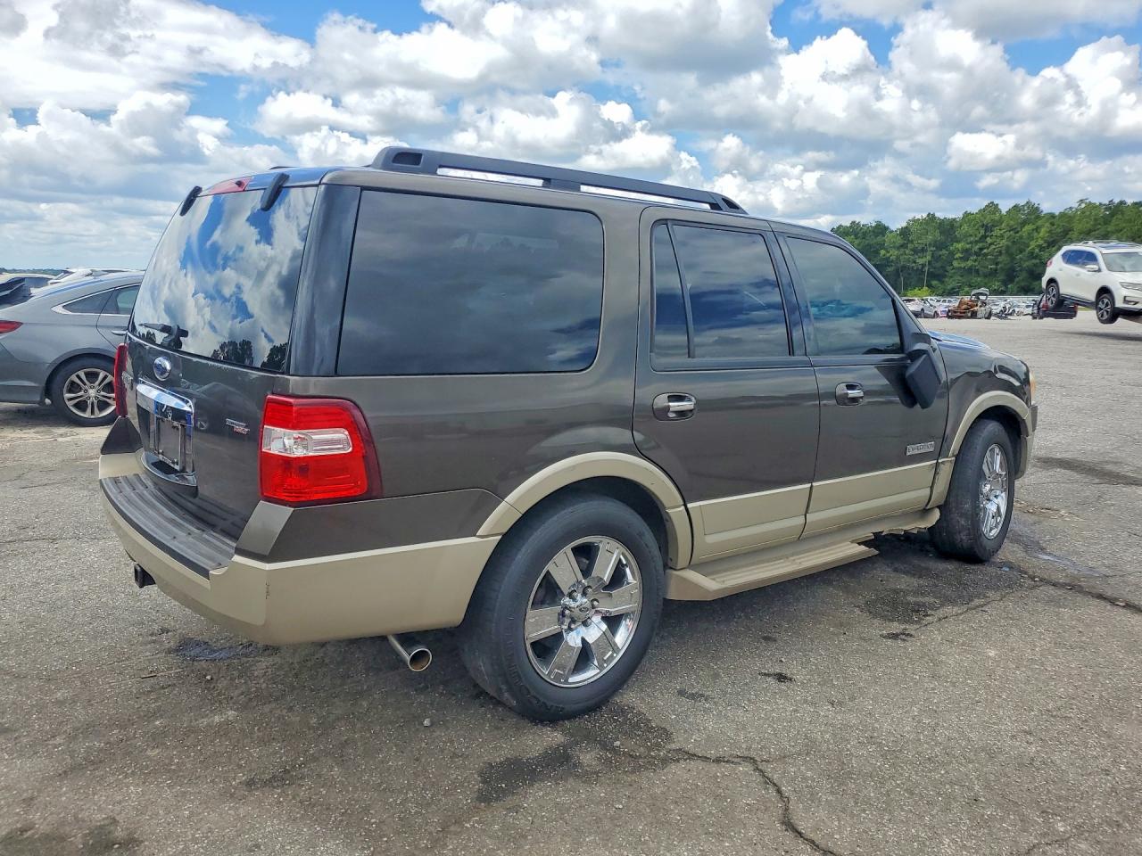 2008 Ford Expedition Eddie Bauer Коричневый vin: 1FMFU17558LA67852