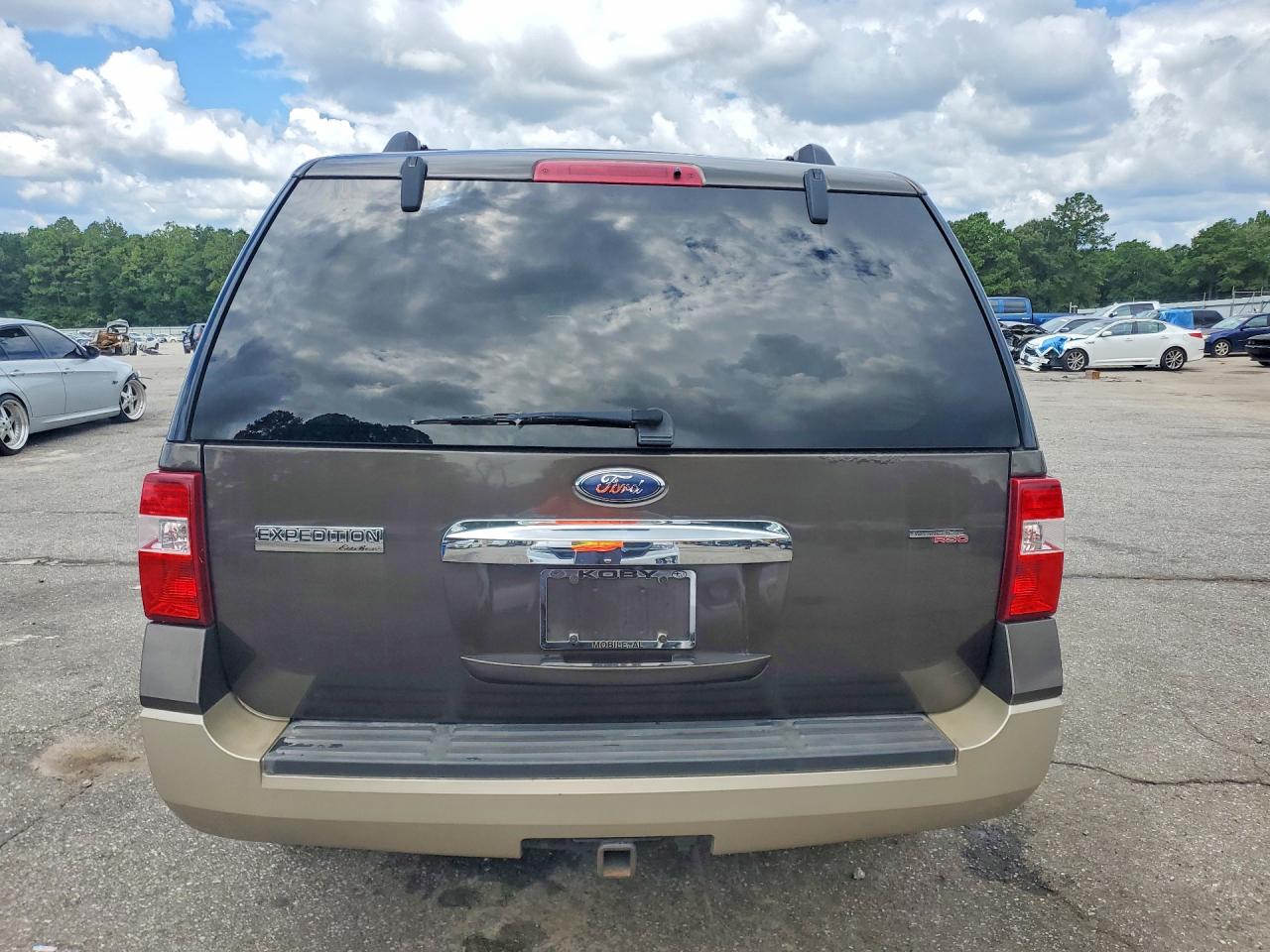 2008 Ford Expedition Eddie Bauer Коричневый vin: 1FMFU17558LA67852