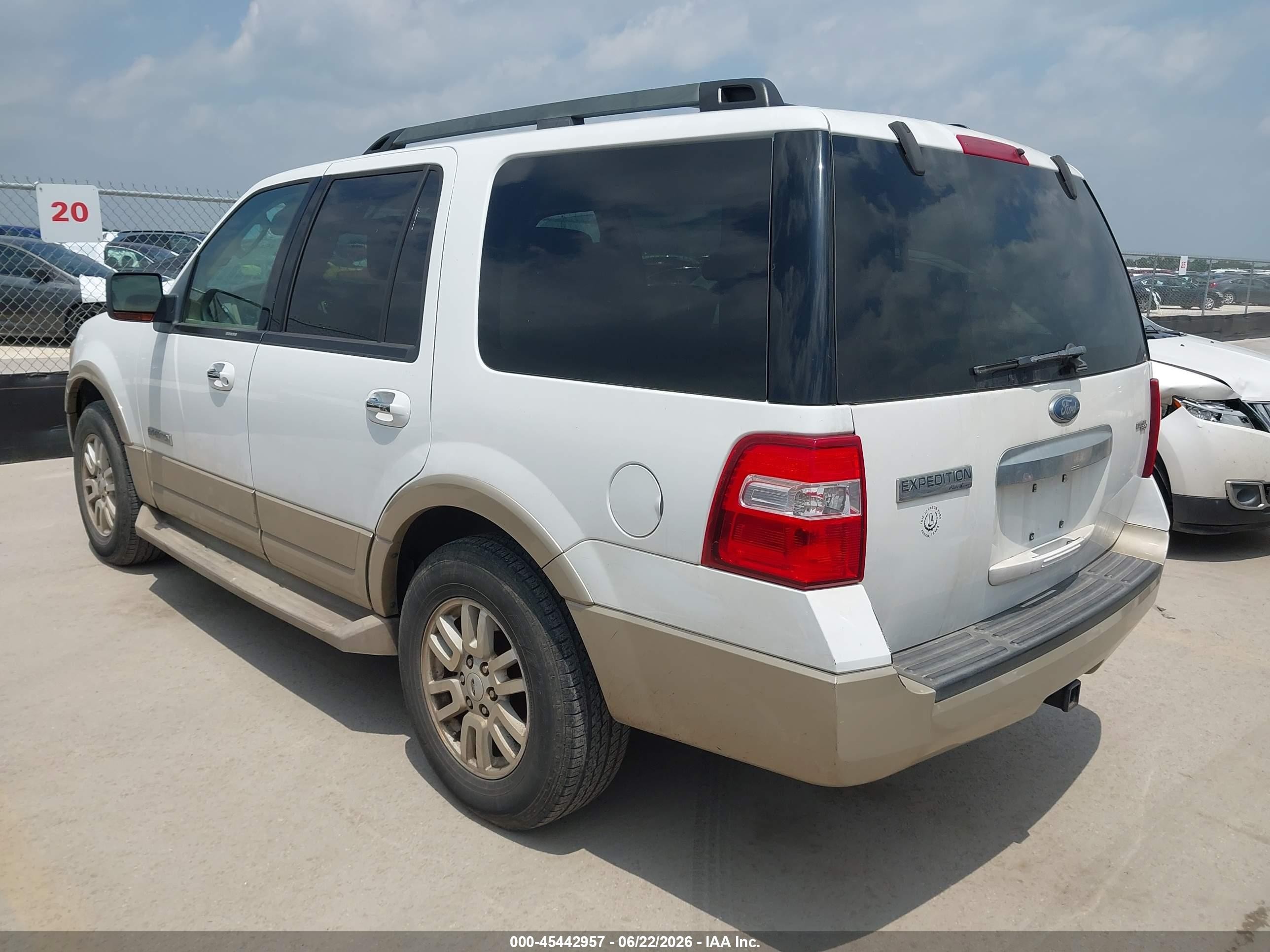 2007 Ford Expedition Eddie Bauer White vin: 1FMFU17567LA66529