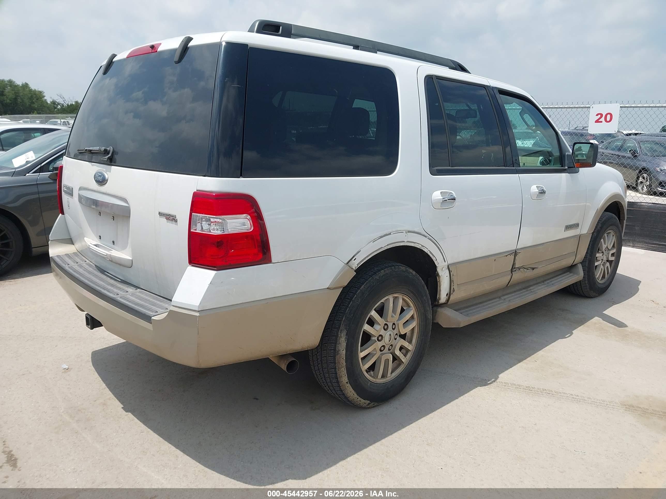 2007 Ford Expedition Eddie Bauer White vin: 1FMFU17567LA66529