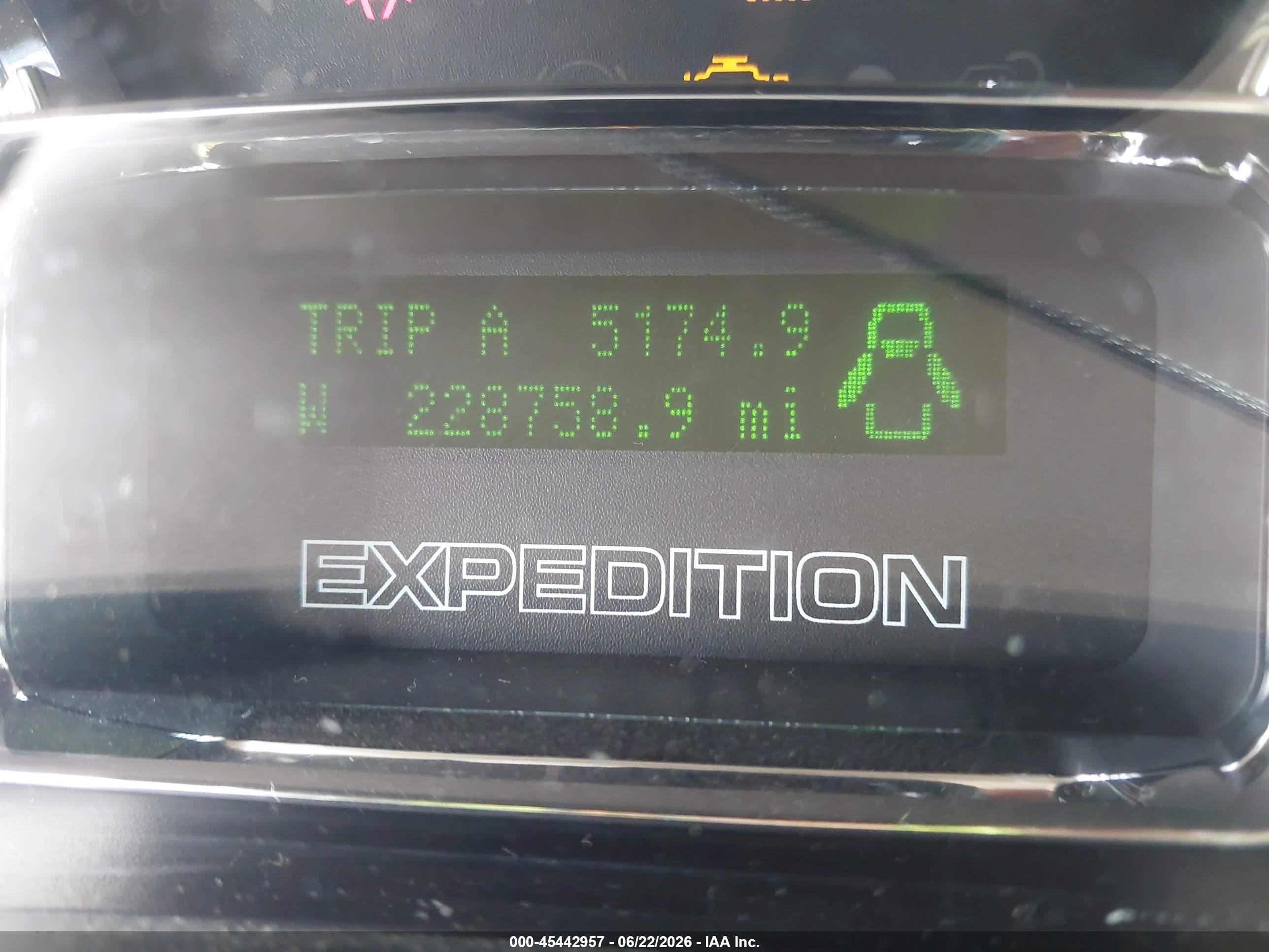 2007 Ford Expedition Eddie Bauer White vin: 1FMFU17567LA66529